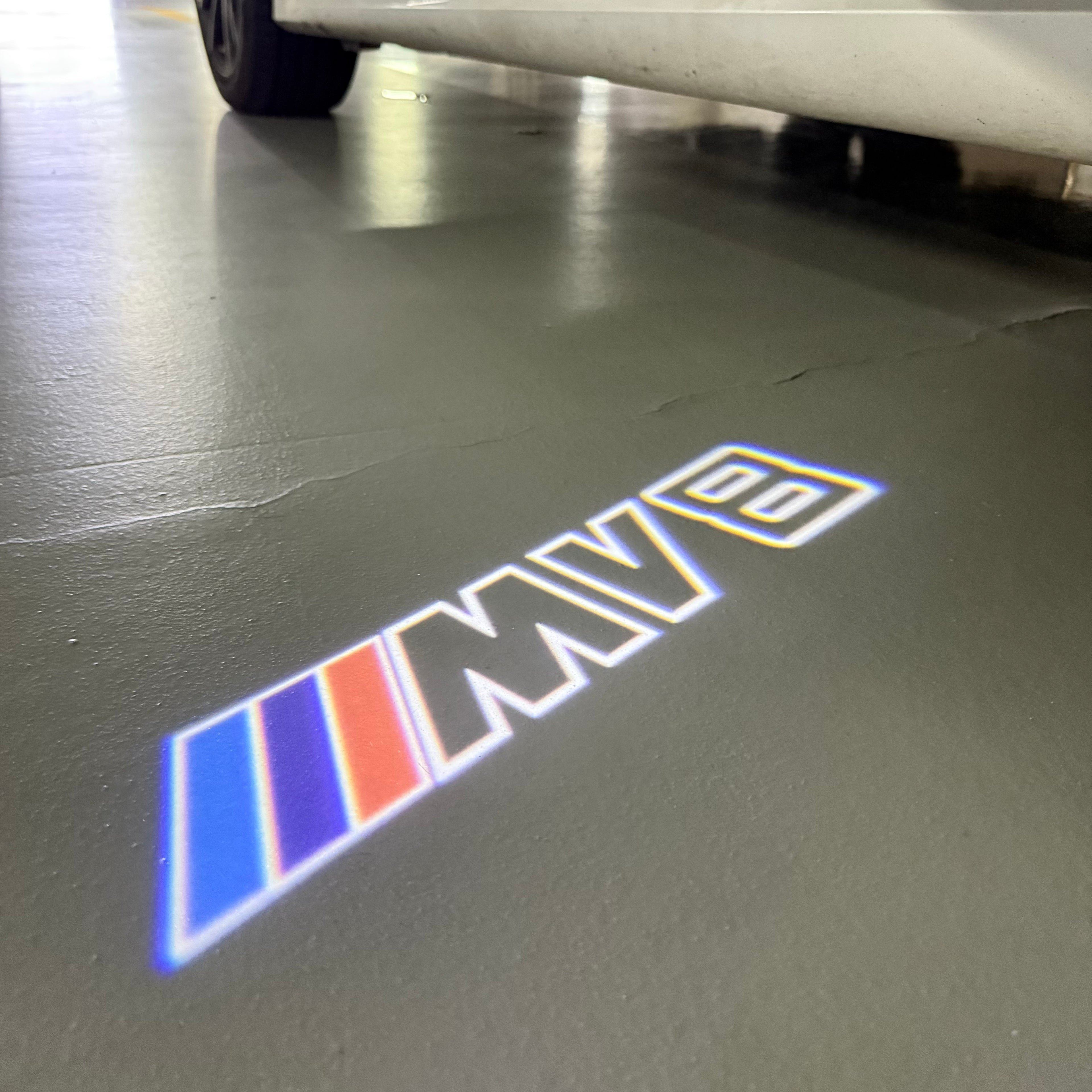 BMW M V8  LOGO PROJECTOT LIGHTS (quantity 1 = 1 sets/2 door lights) Nr.6024q0t090