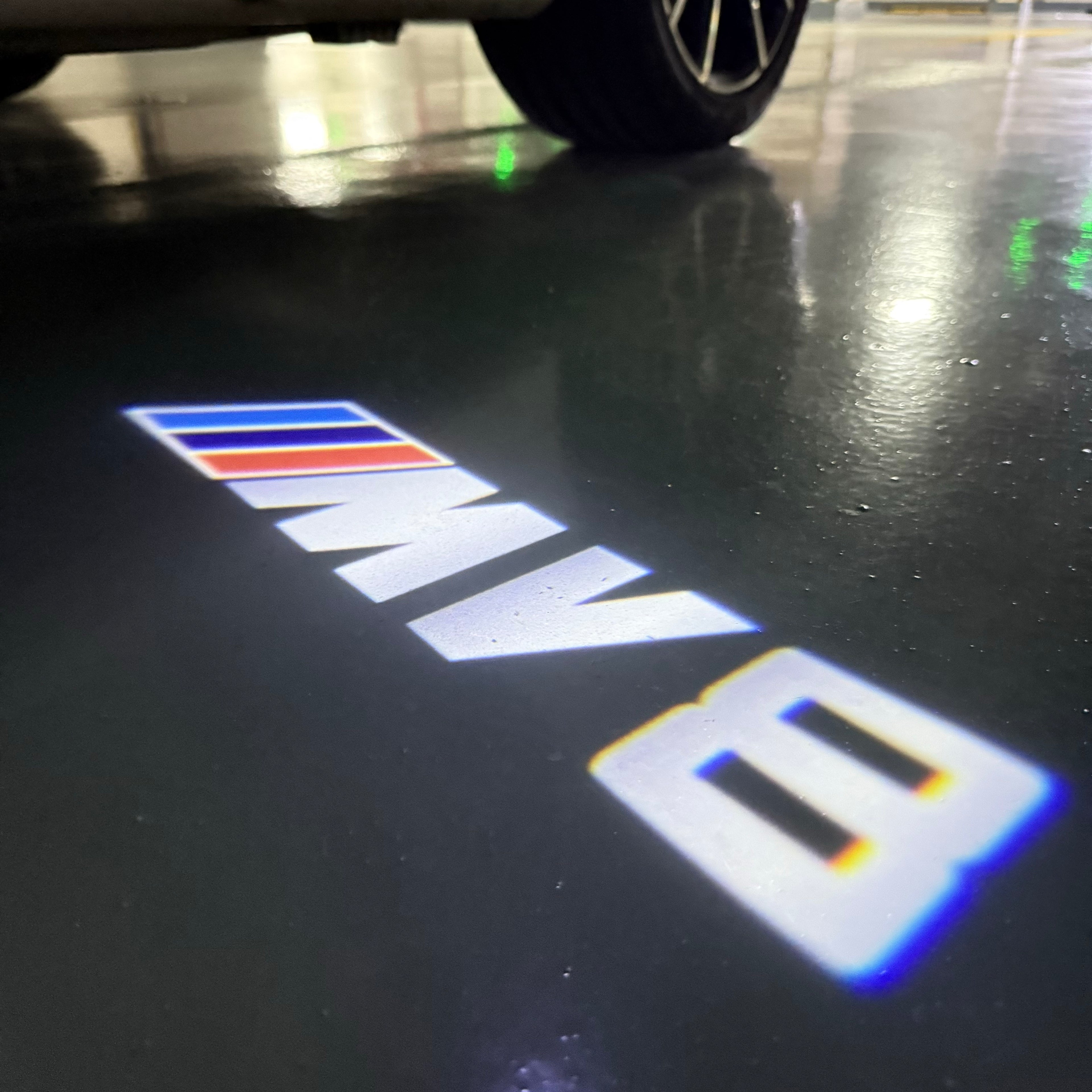 BMW  M V8 LOGO PROJECTOT LIGHTS (quantity 1 = 1 sets/2 door lights) Nr.6024q0t12