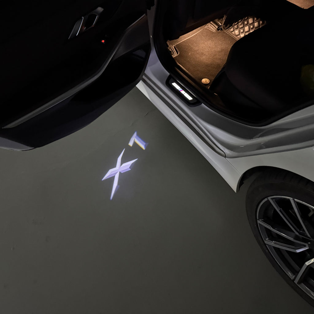 BMW M3 LOGO PROJECTOR LIGHTS Nr.24 (الكمية 1 = 1 مجموعة / 2 أضواء باب)