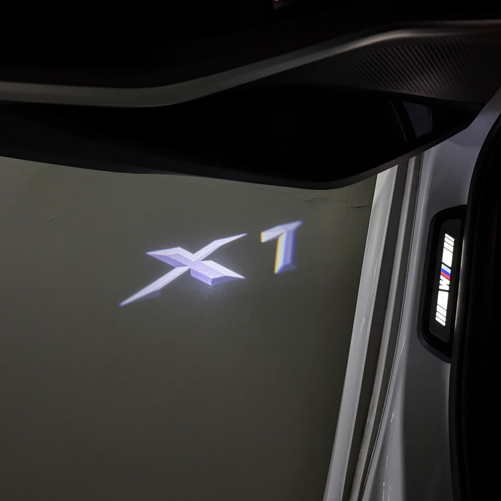 BMW M3 LOGO PROJECTOR LIGHTS Nr.24 (الكمية 1 = 1 مجموعة / 2 أضواء باب)