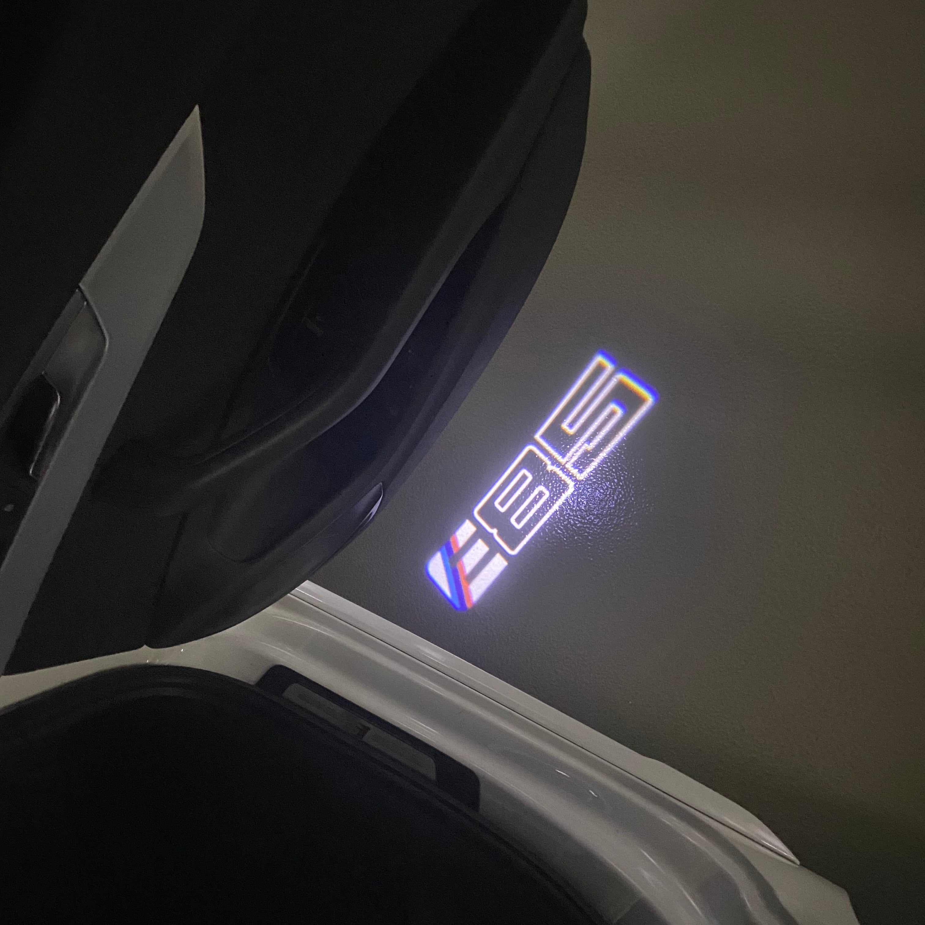 BMW Z4 E85  LOGO PROJECTOT LIGHTS (quantity 1 = 1 sets/2 door lights) Nr.6024t04