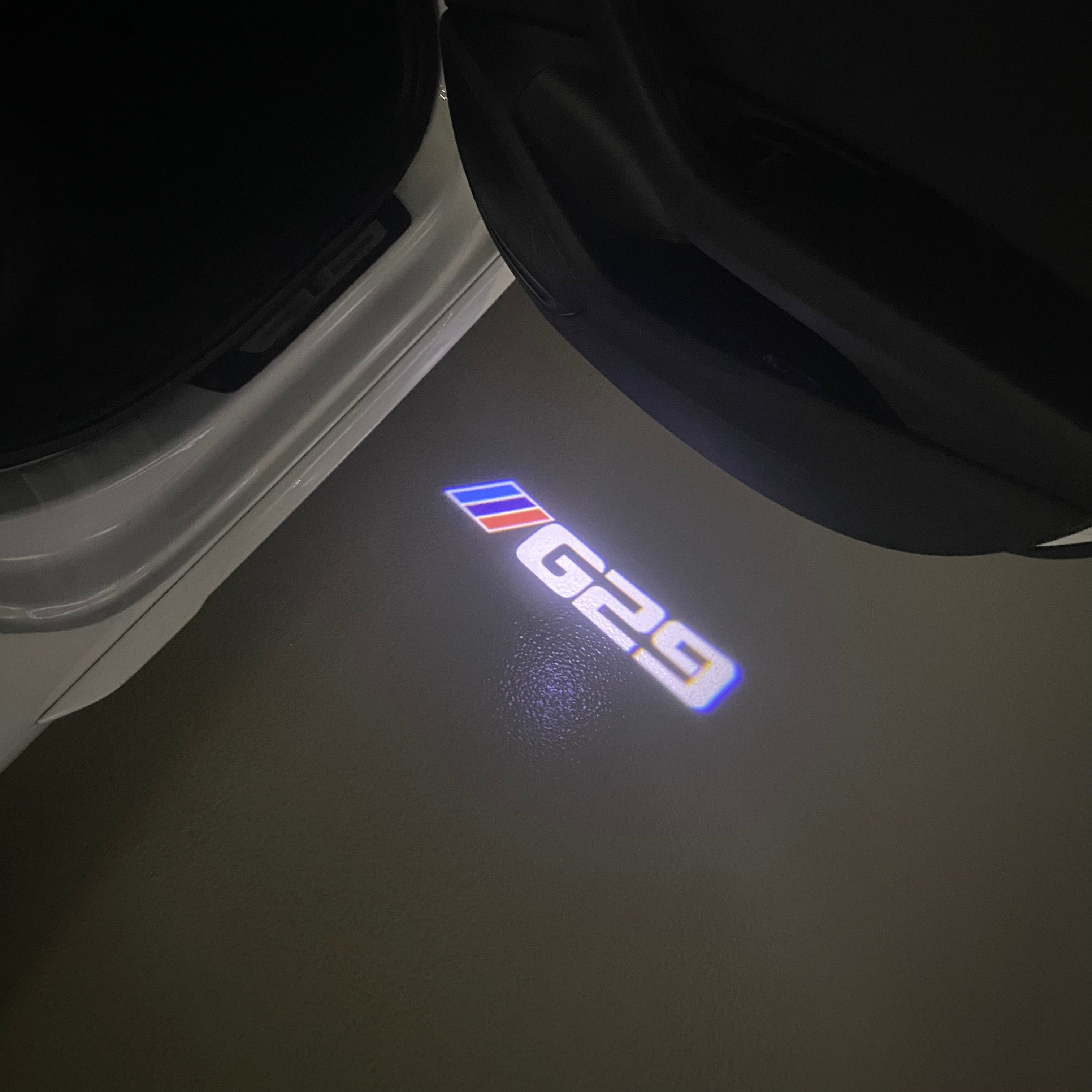 ÉCLAIRAGE DE PROJECTEUR BMW M3 LOGO Nr.24 (quantité 1 = 1 jeux / 2 feux de porte)