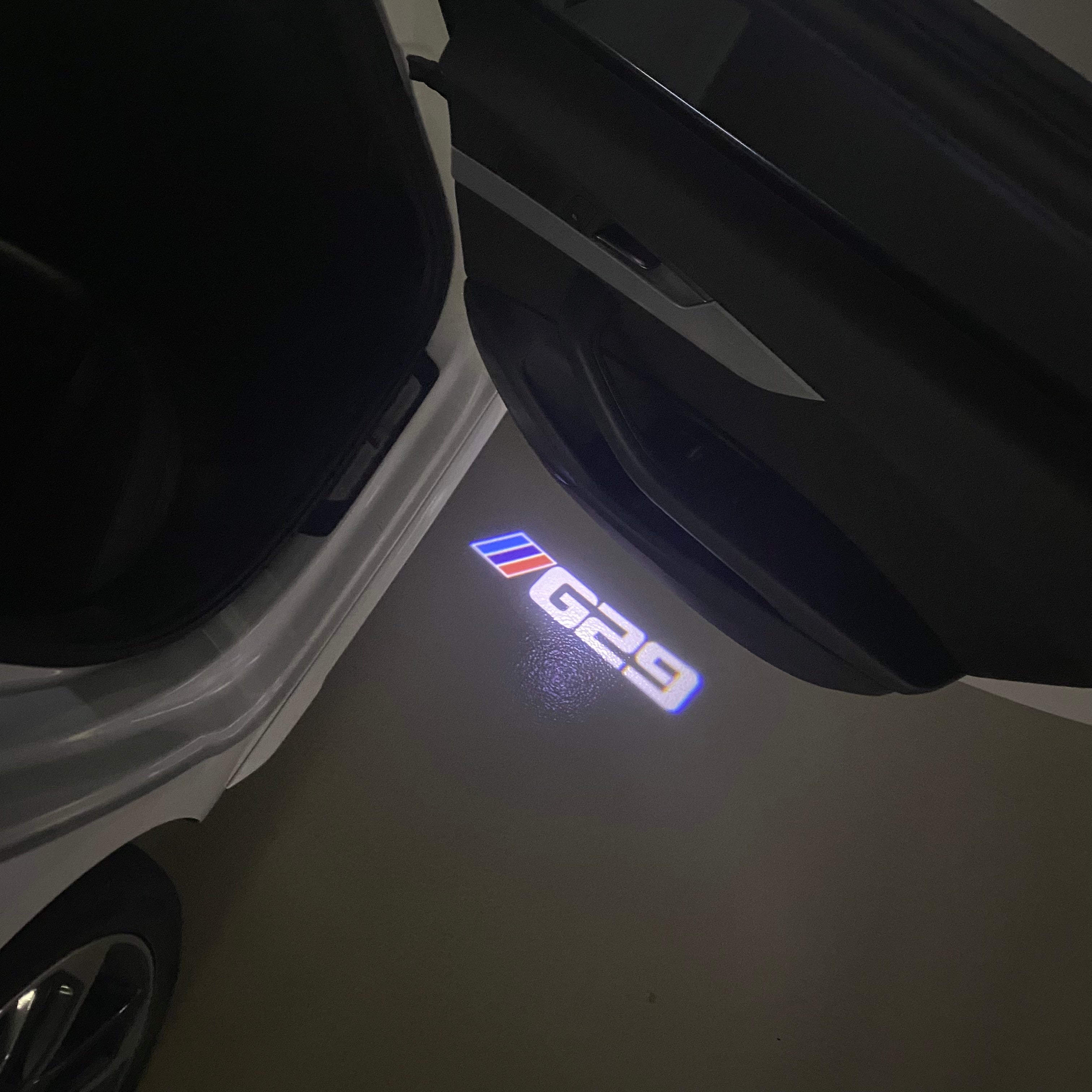 ÉCLAIRAGE DE PROJECTEUR BMW M3 LOGO Nr.24 (quantité 1 = 1 jeux / 2 feux de porte)