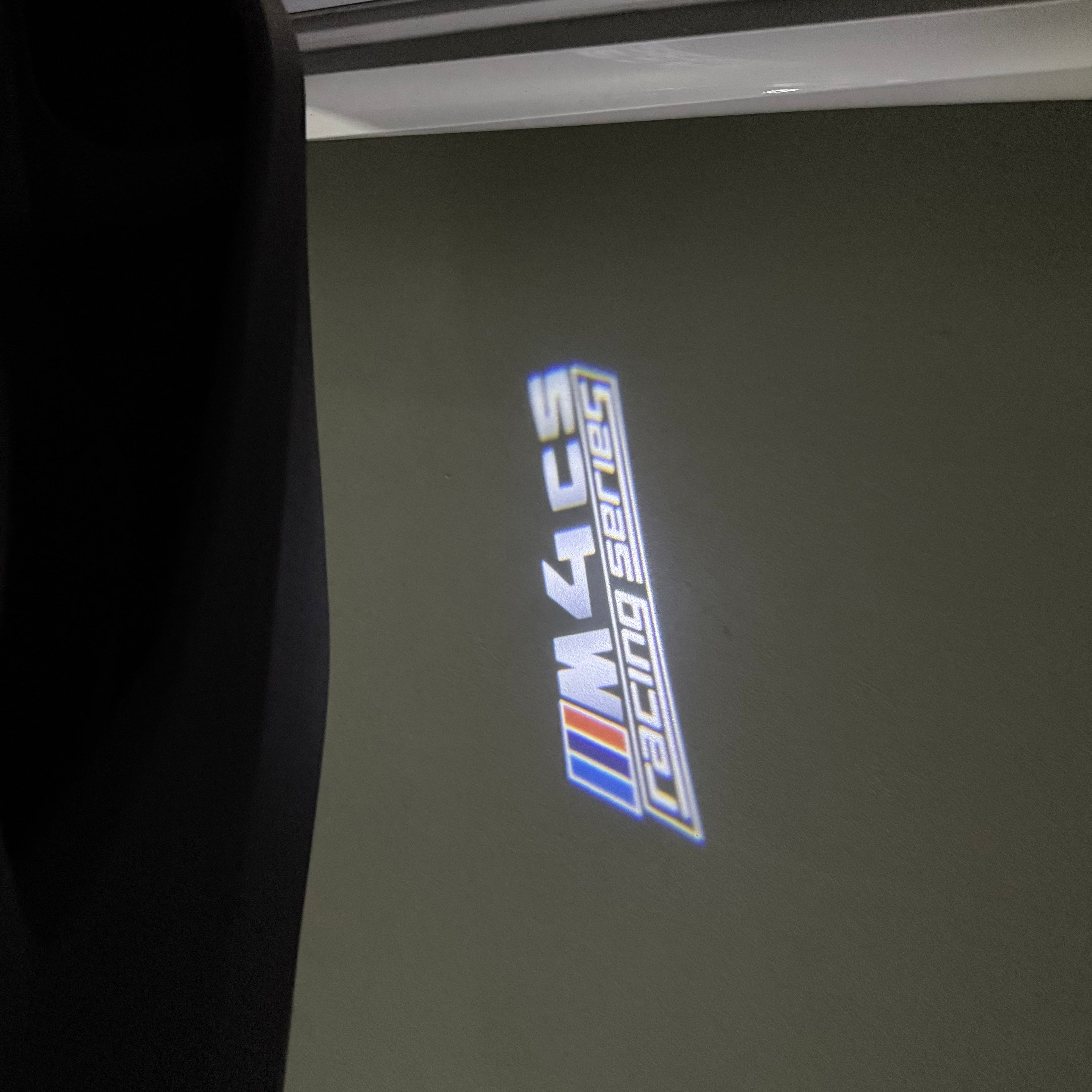 ÉCLAIRAGE DE PROJECTEUR BMW M3 LOGO Nr.24 (quantité 1 = 1 jeux / 2 feux de porte)