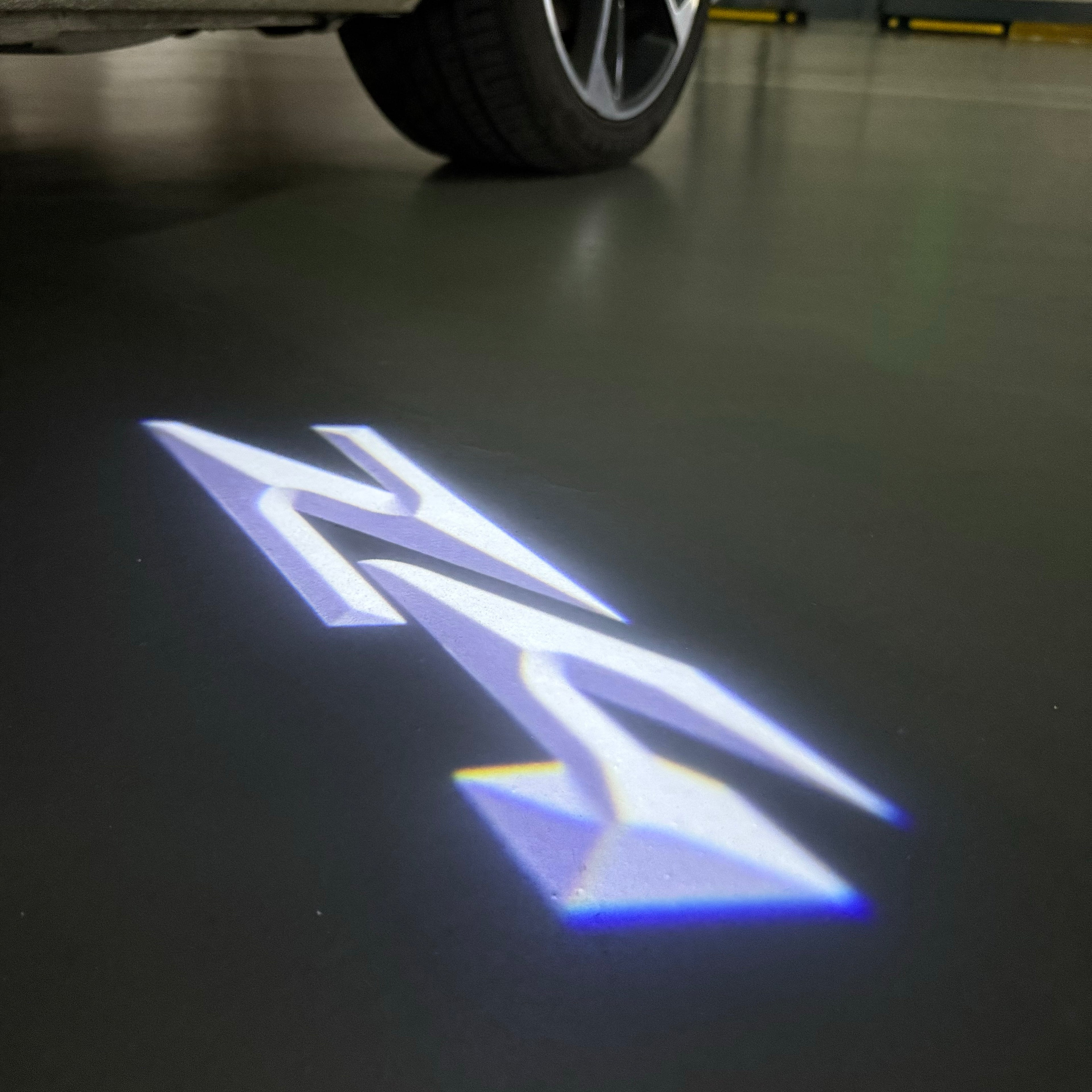 BMW Z4  LOGO PROJECTOT LIGHTS (quantity 1 = 1 sets/2 door lights) Nr.6024q0t0127