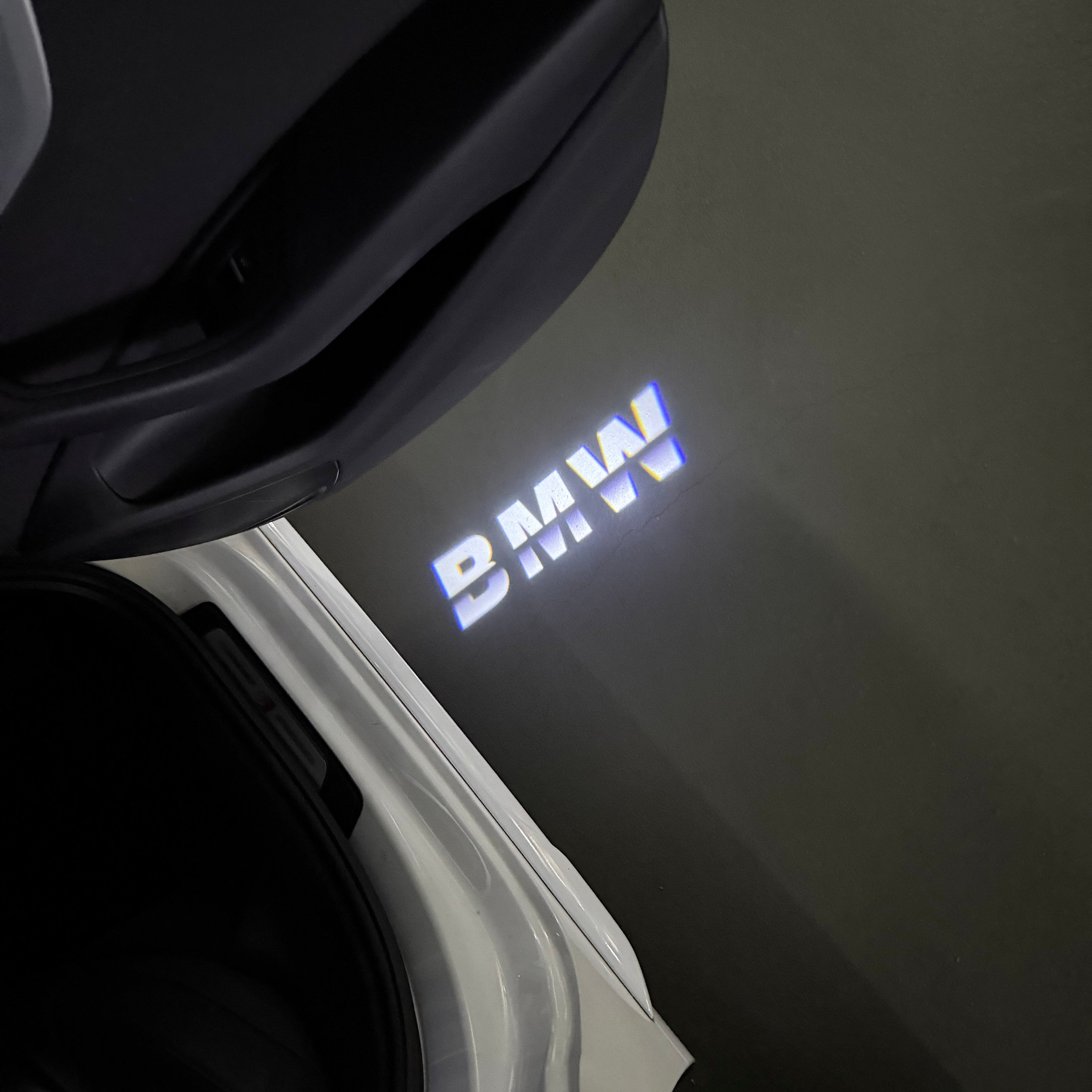 BMW LOGO PROJECTOT LIGHTS Nr.01 (quantité 1 = 1 ensemble/2 feux de porte)