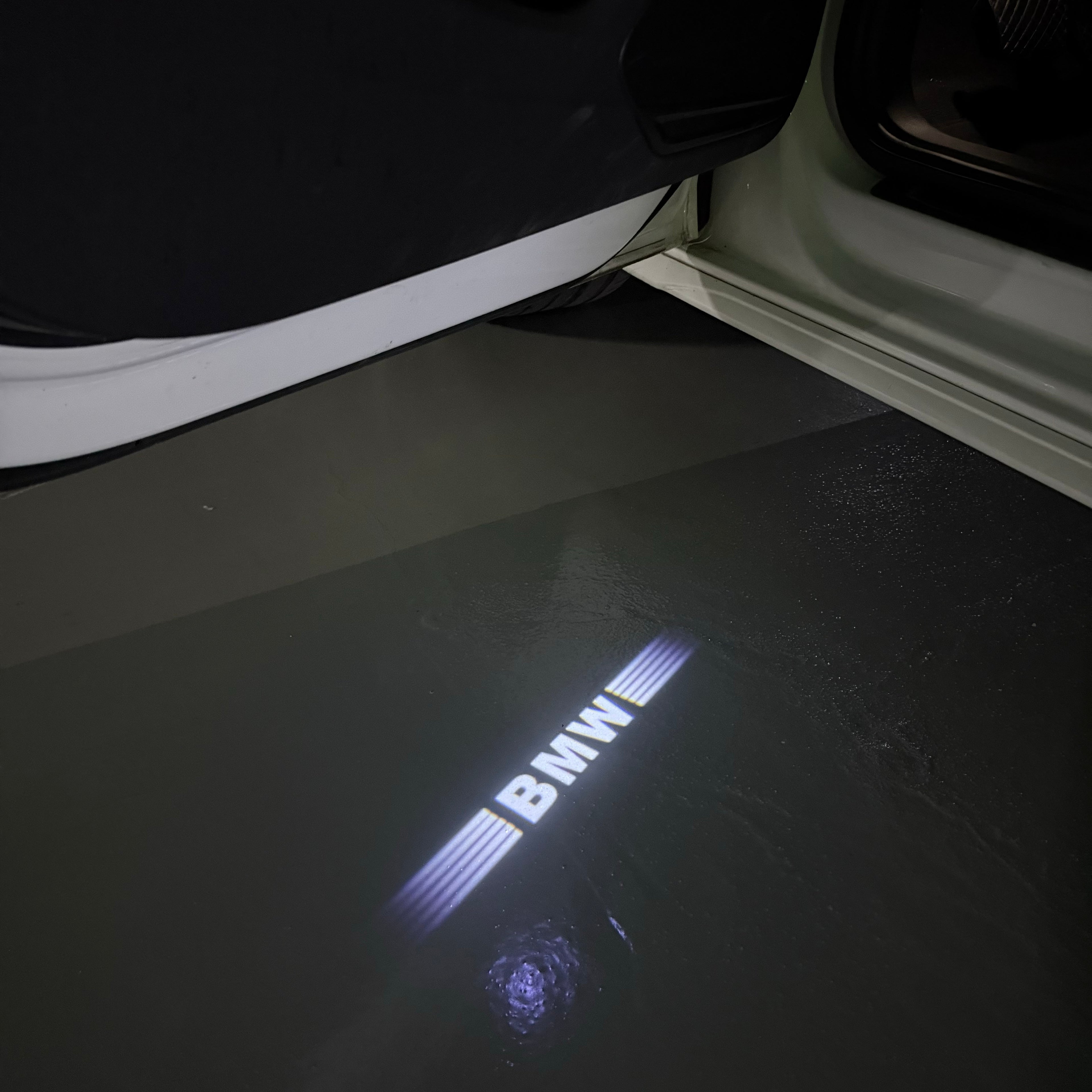BMW LOGO PROJECTOT LIGHTS Nr.01 (quantità 1 = 1 set/2 luci porta)