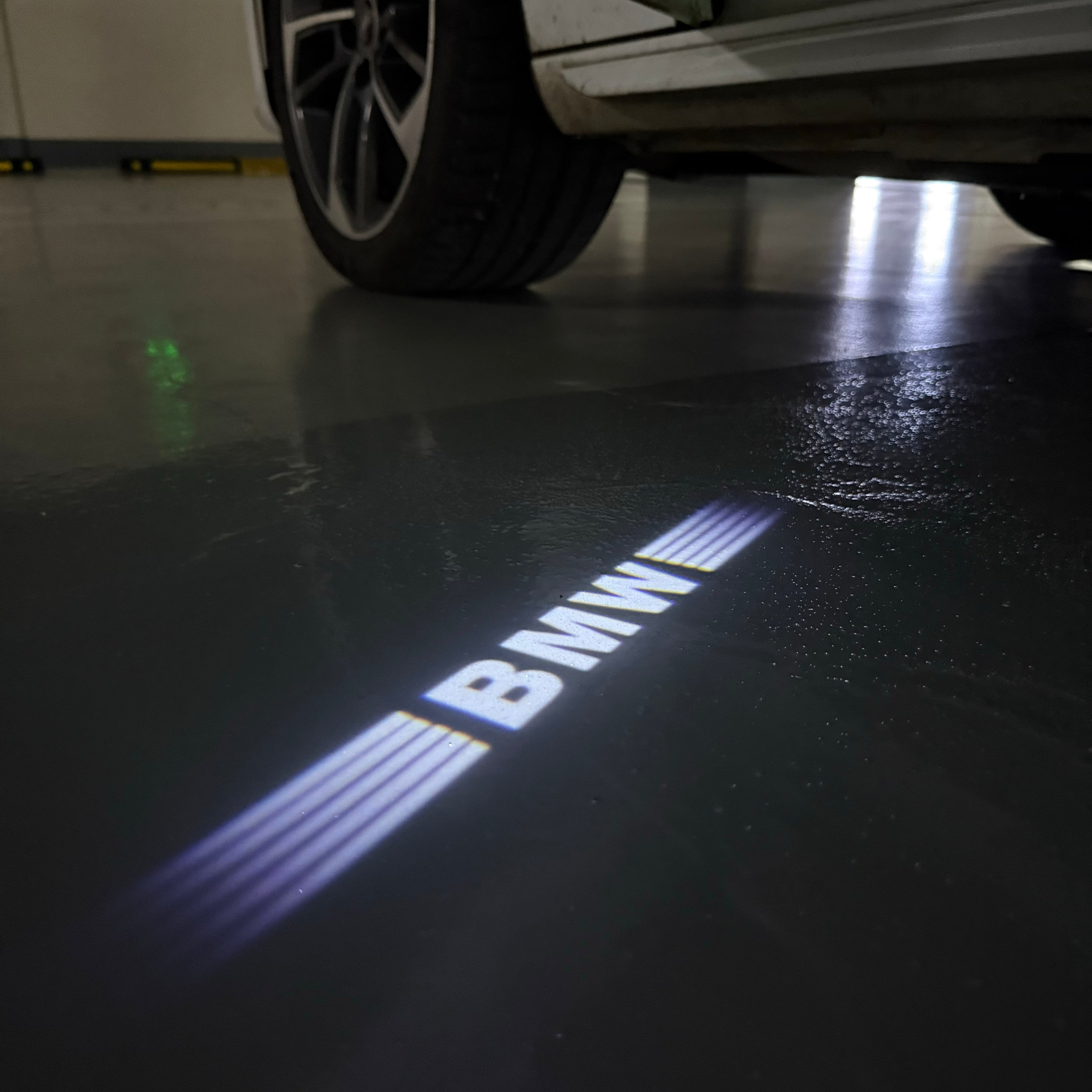 BMW LOGO PROJECTOT LIGHTS Nr.01 (quantità 1 = 1 set/2 luci porta)
