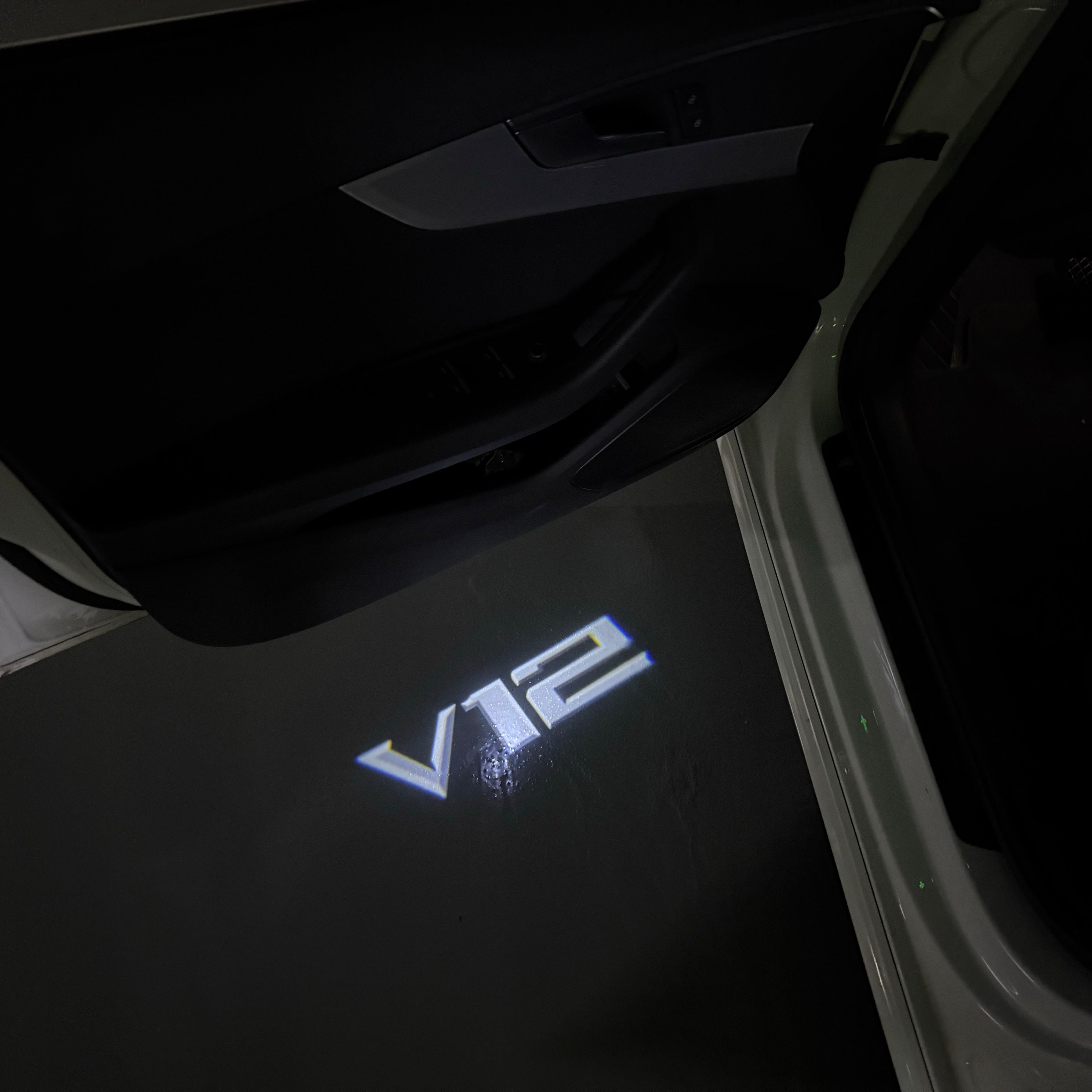 BMW M3 LOGO PROJECTOT LIGHTS Nr.24 (Menge 1 = 1 Sets/2 Türleuchten)