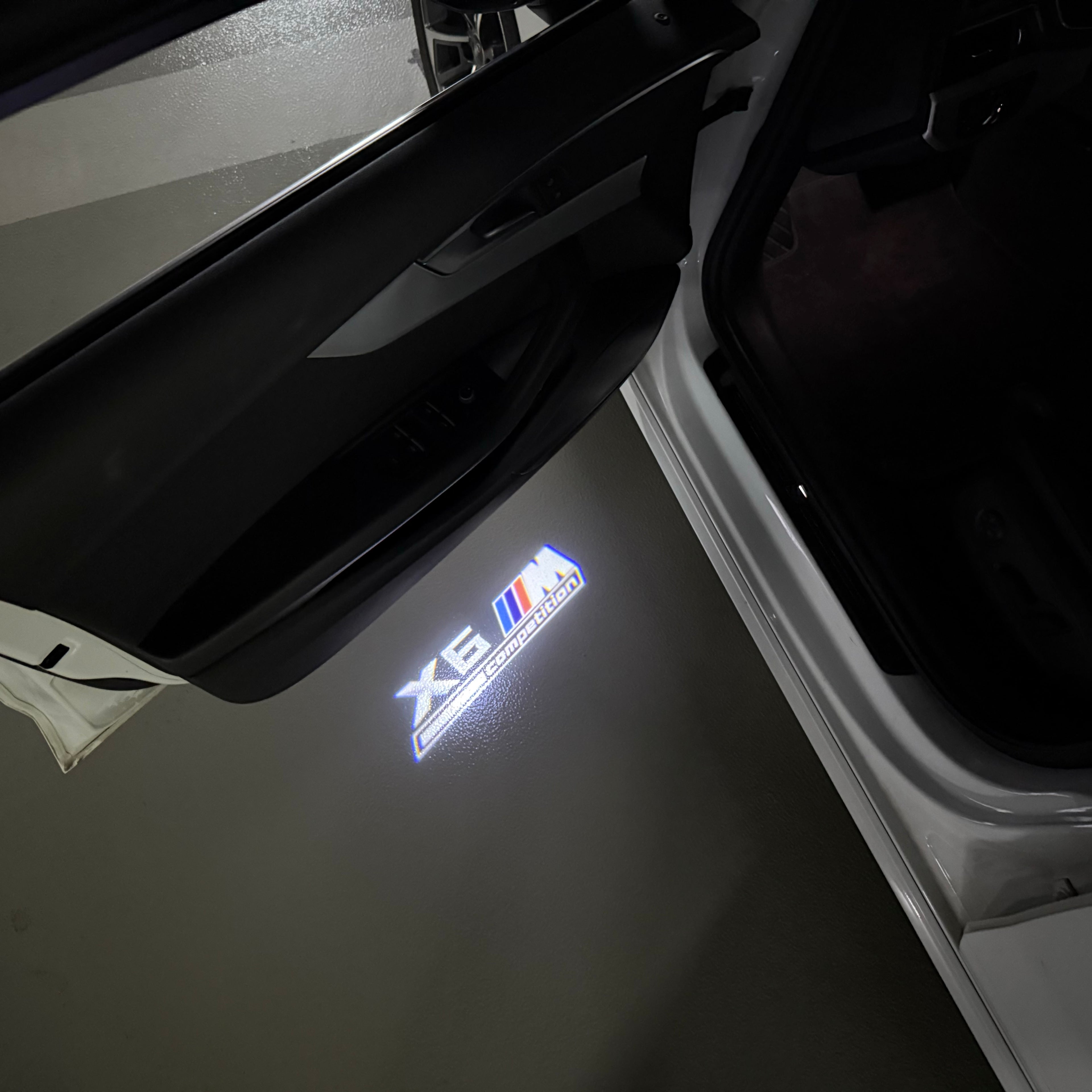 BMW M3 LOGO PROJECTOT LIGHTS Nr.24 (Menge 1 = 1 Sets/2 Türleuchten)