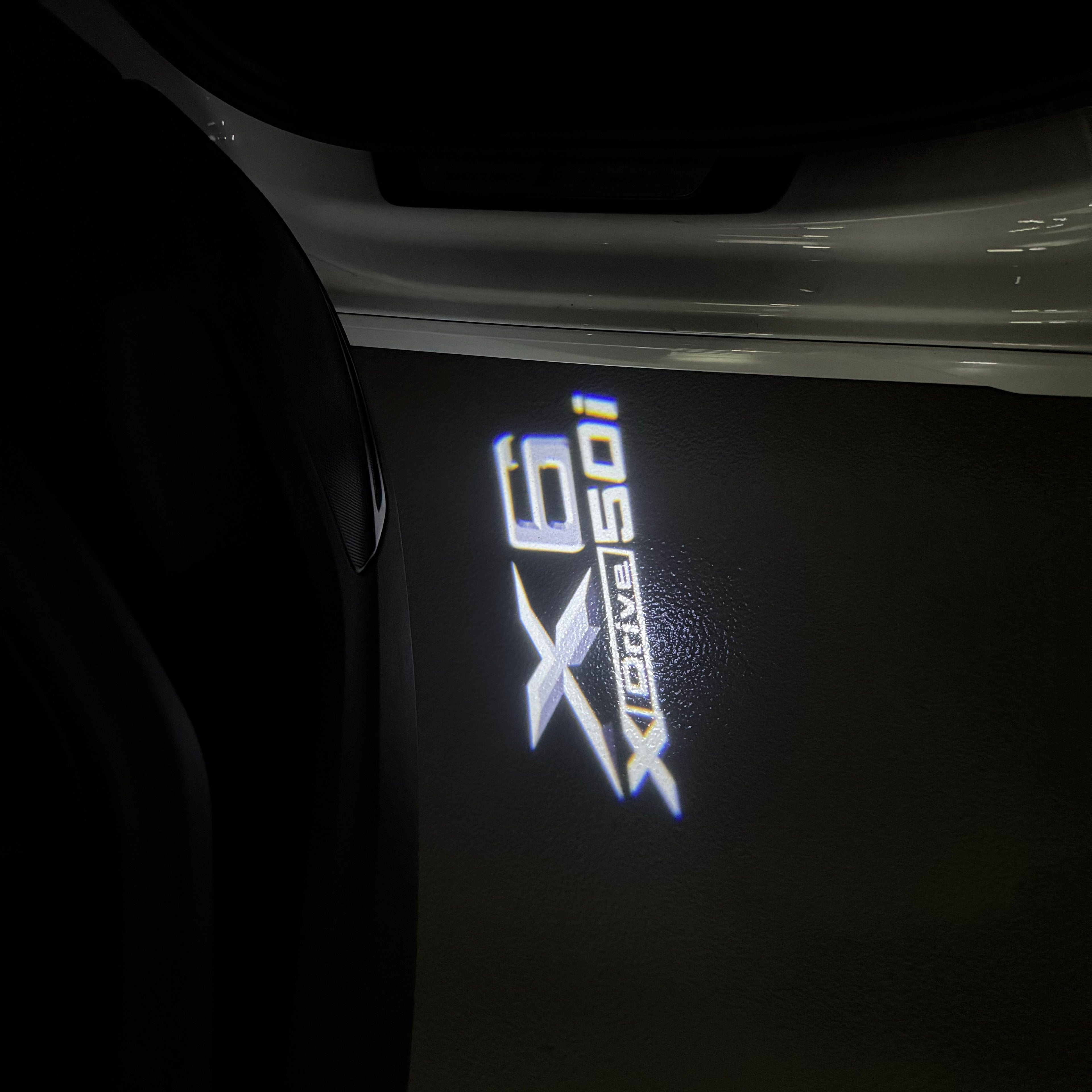 BMW M3 LOGO PROJECTOR LIGHTS Nr.24 (الكمية 1 = 1 مجموعة / 2 أضواء باب)