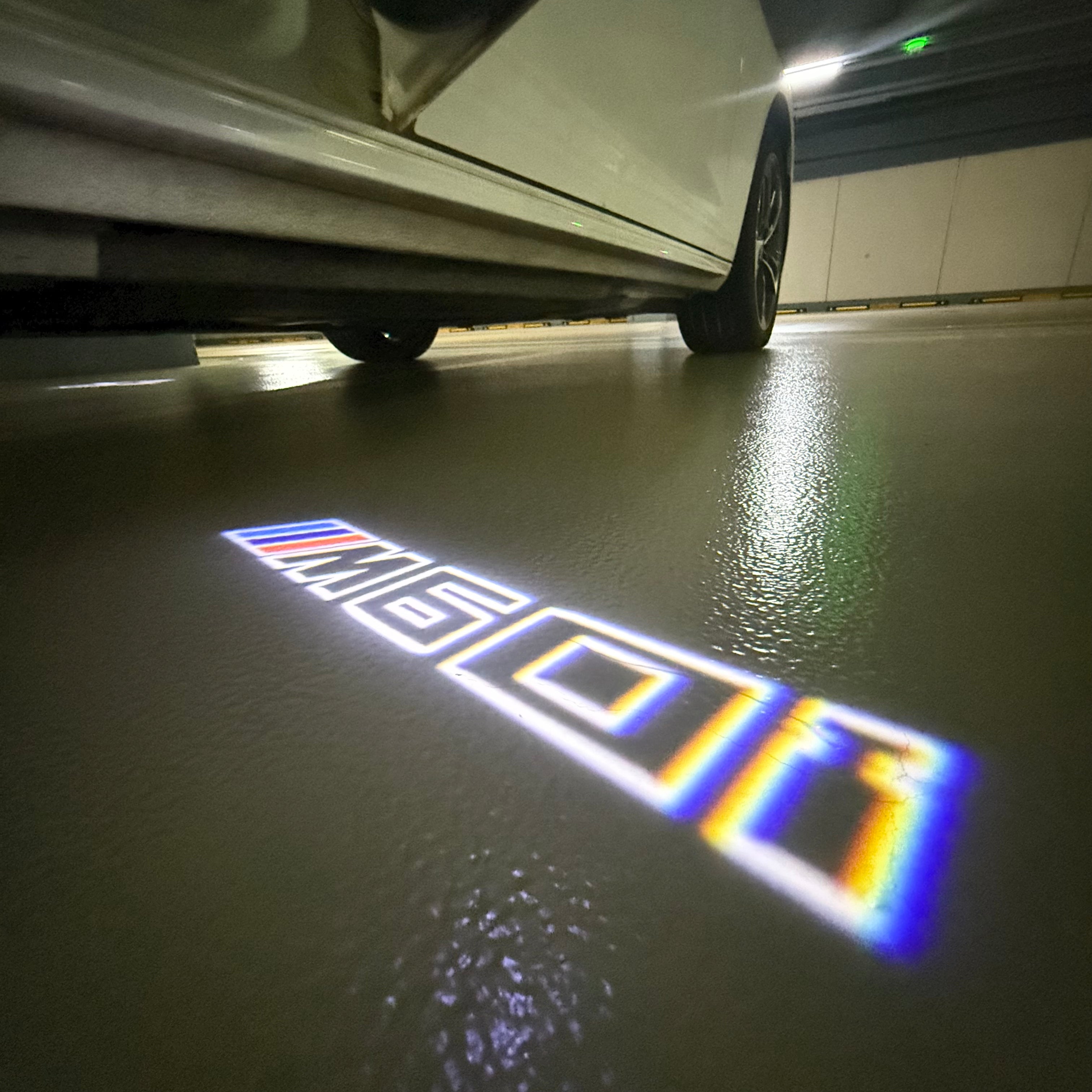 ÉCLAIRAGE DE PROJECTEUR BMW M3 LOGO Nr.24 (quantité 1 = 1 jeux / 2 feux de porte)