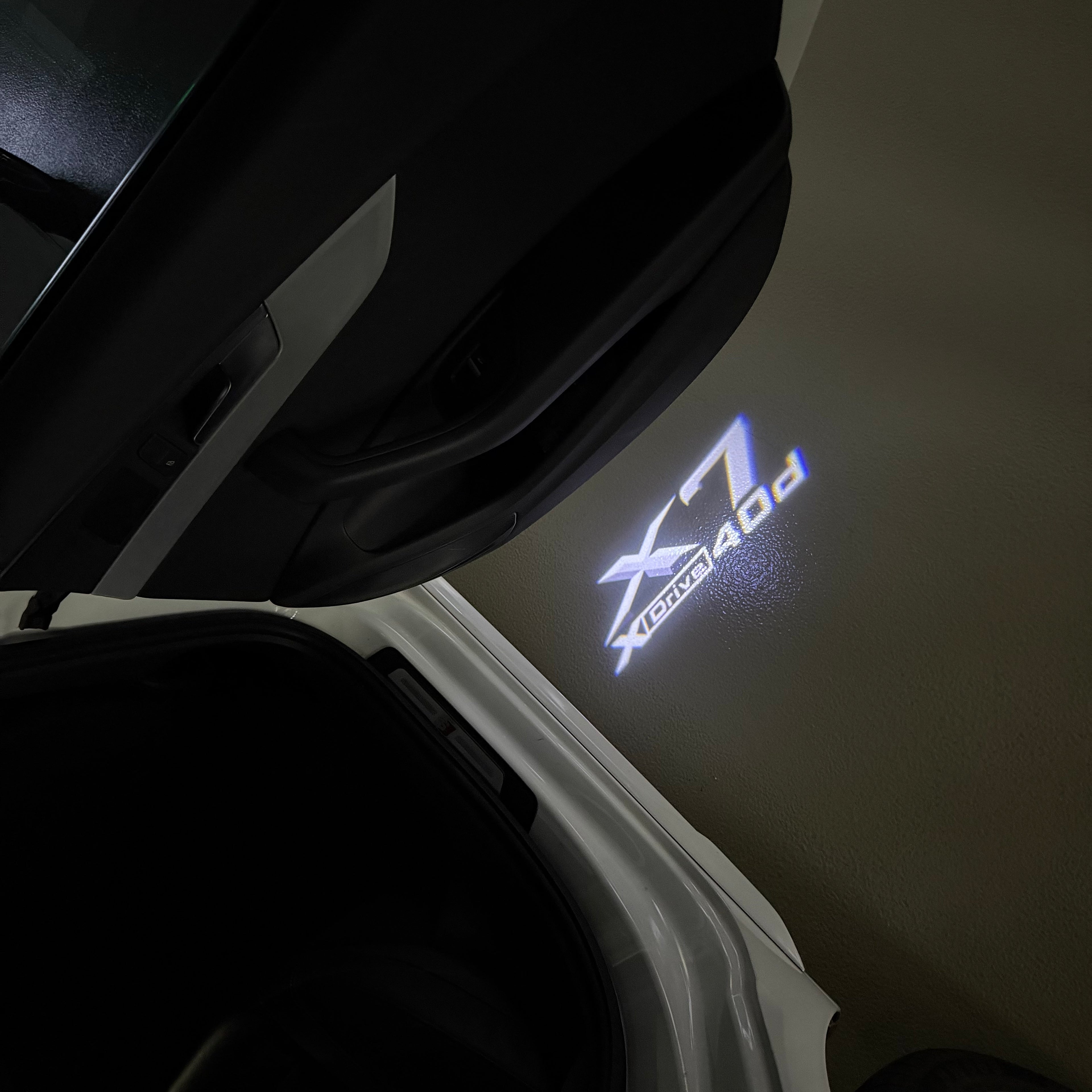 ÉCLAIRAGE DE PROJECTEUR BMW M3 LOGO Nr.24 (quantité 1 = 1 jeux / 2 feux de porte)