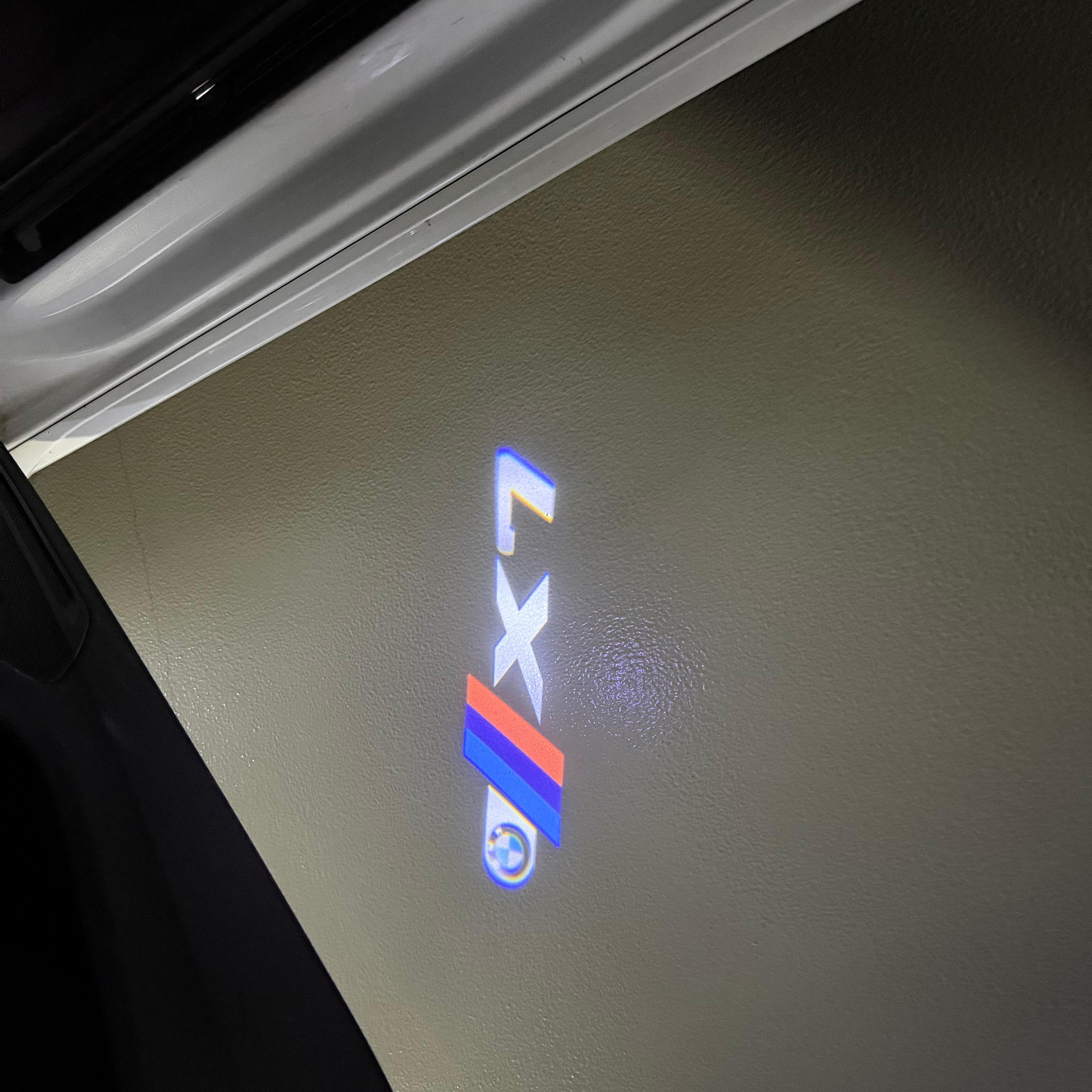 BMW M3 LOGO PROJECTOT LIGHTS Nr.24 (Menge 1 = 1 Sets/2 Türleuchten)