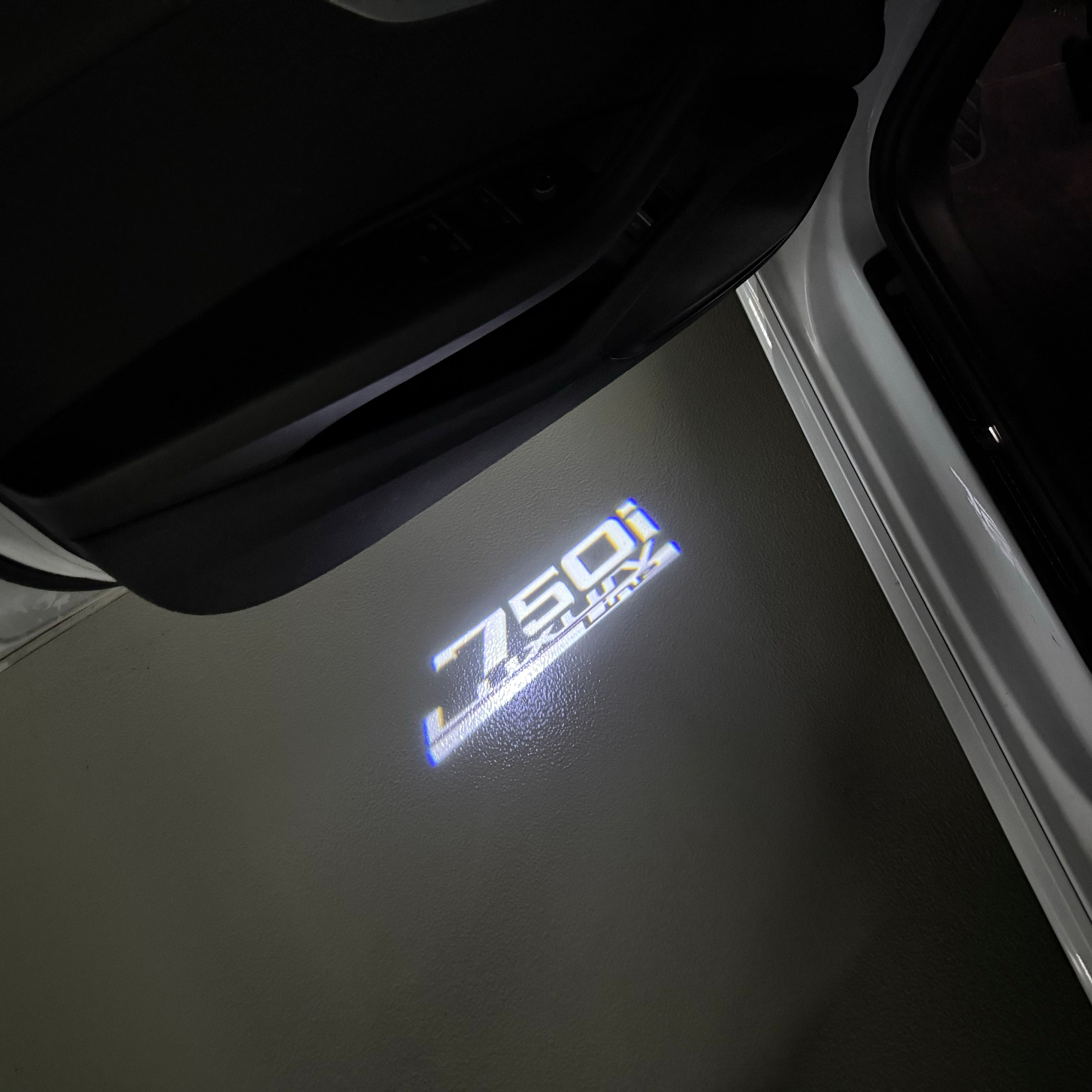 ÉCLAIRAGE DE PROJECTEUR BMW M3 LOGO Nr.24 (quantité 1 = 1 jeux / 2 feux de porte)