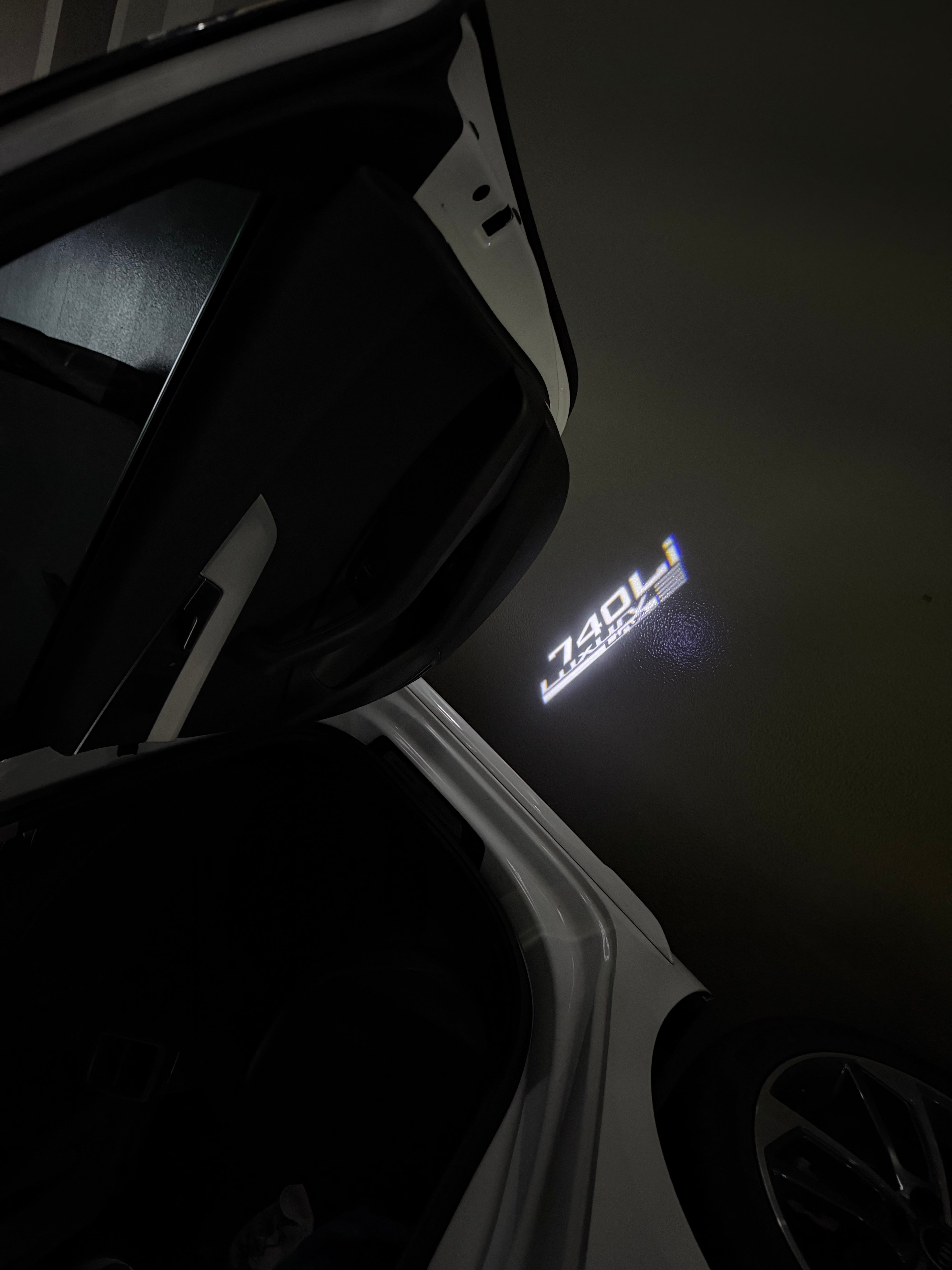 BMW M3 LOGO PROJECTOR LIGHTS Nr.24 (الكمية 1 = 1 مجموعة / 2 أضواء باب)