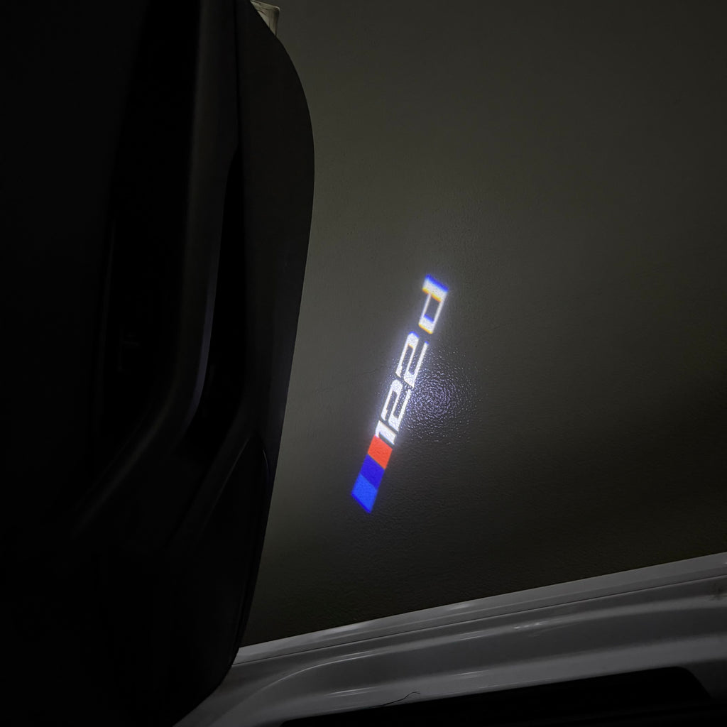 ÉCLAIRAGE DE PROJECTEUR BMW M3 LOGO Nr.24 (quantité 1 = 1 jeux / 2 feux de porte)