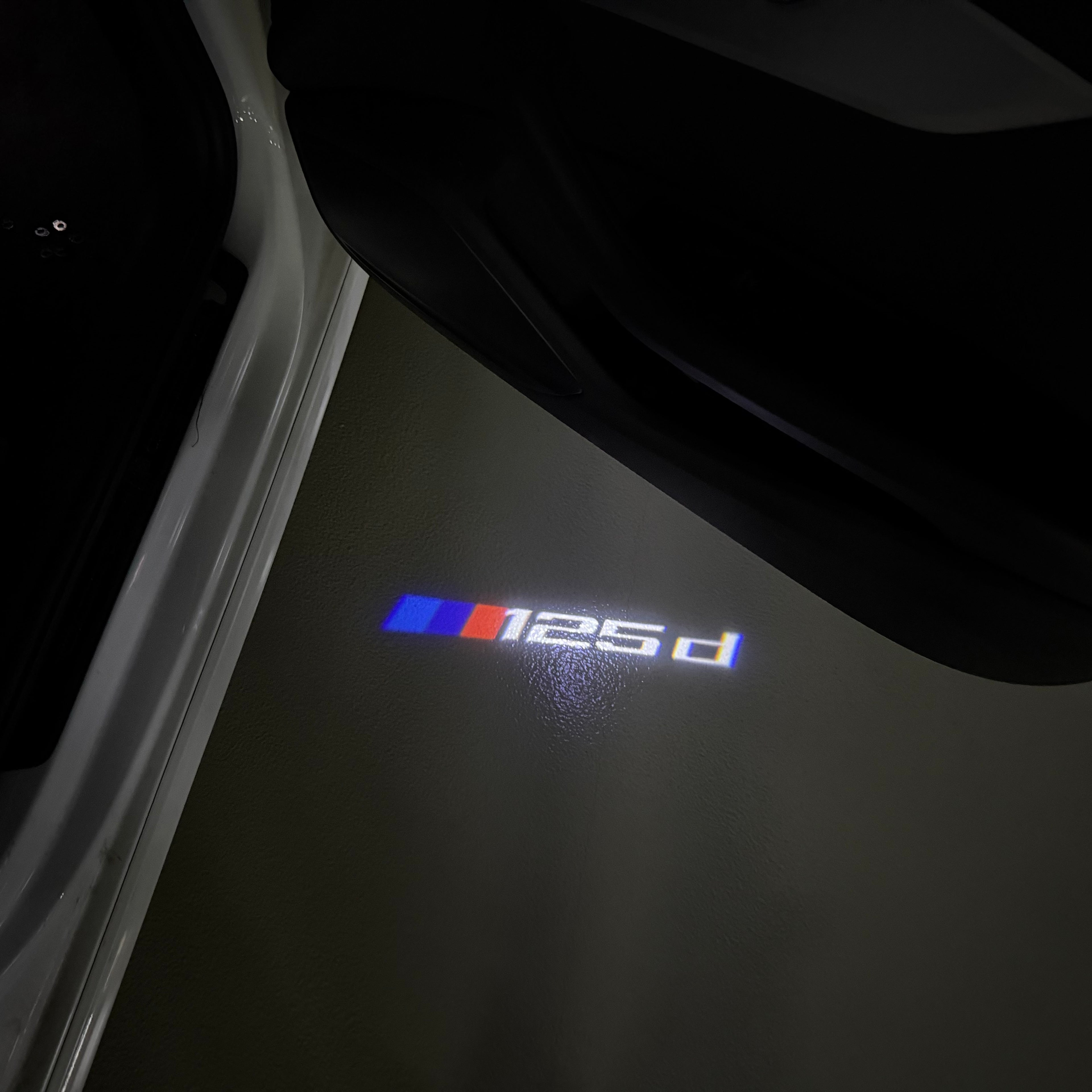 ÉCLAIRAGE DE PROJECTEUR BMW M3 LOGO Nr.24 (quantité 1 = 1 jeux / 2 feux de porte)
