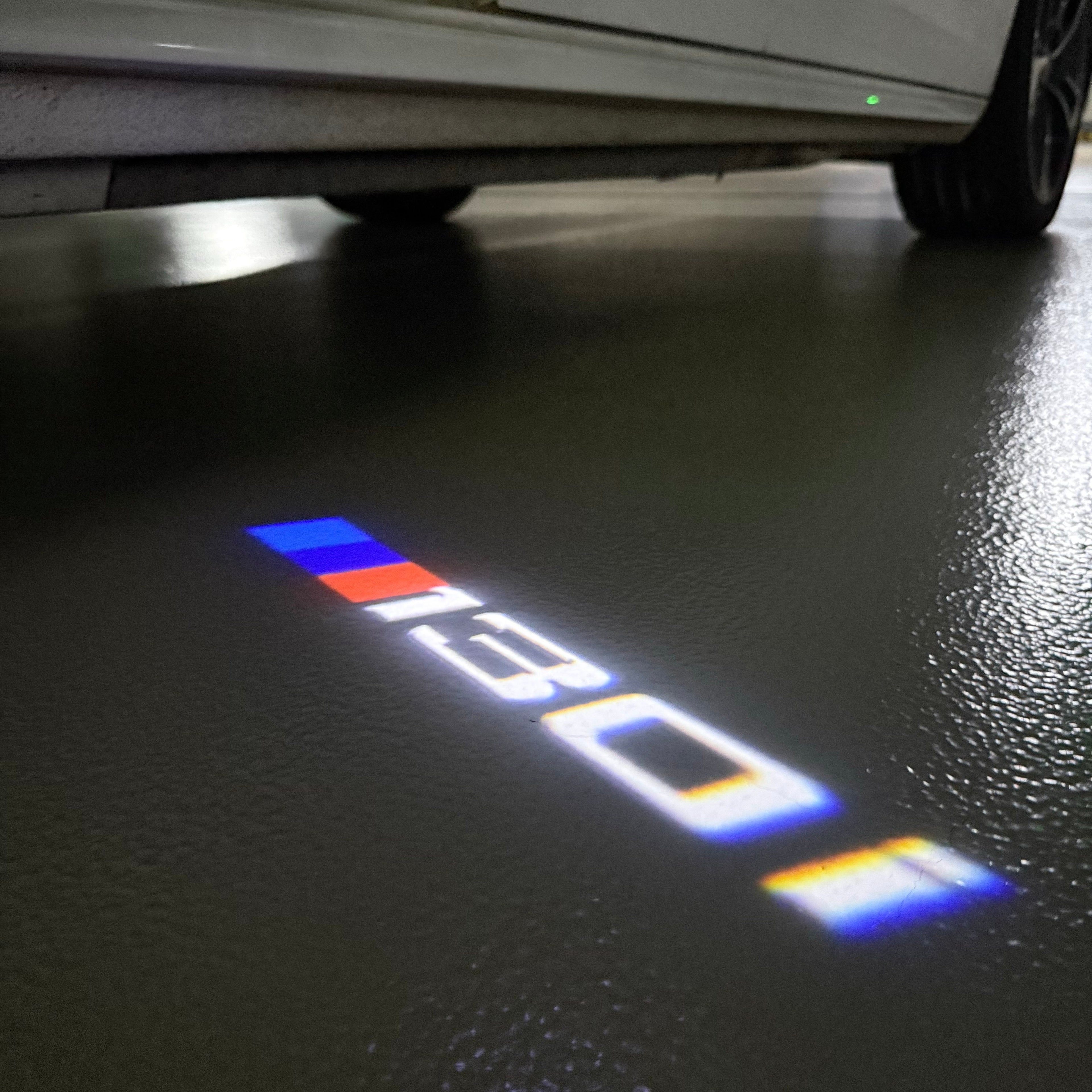 ÉCLAIRAGE DE PROJECTEUR BMW M3 LOGO Nr.24 (quantité 1 = 1 jeux / 2 feux de porte)