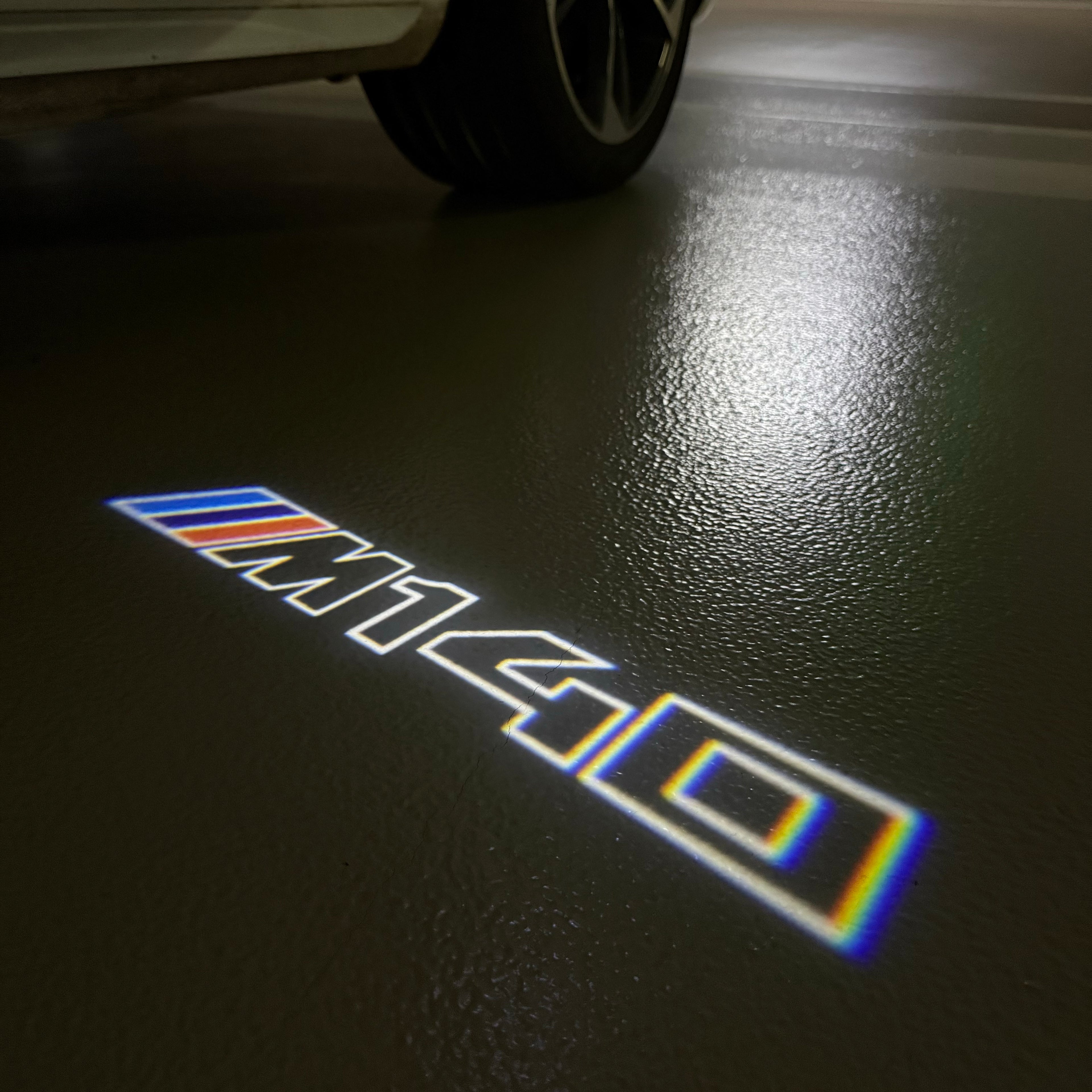 BMW M3 LOGO PROJECTOT LIGHTS Nr.24 (Menge 1 = 1 Sets/2 Türleuchten)