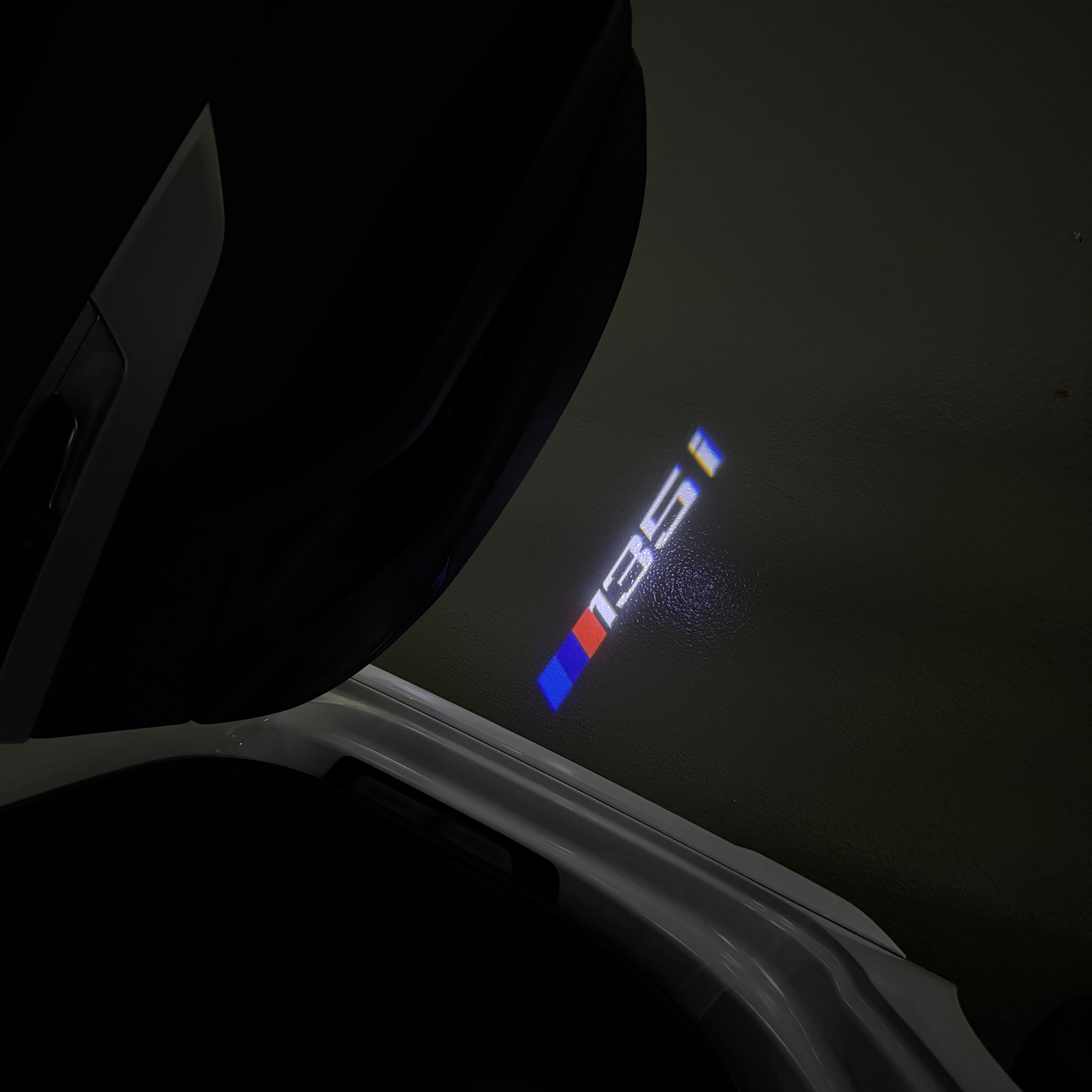 BMW M3 LOGO PROJECTOT LIGHTS Nr.24 (Menge 1 = 1 Sets/2 Türleuchten)