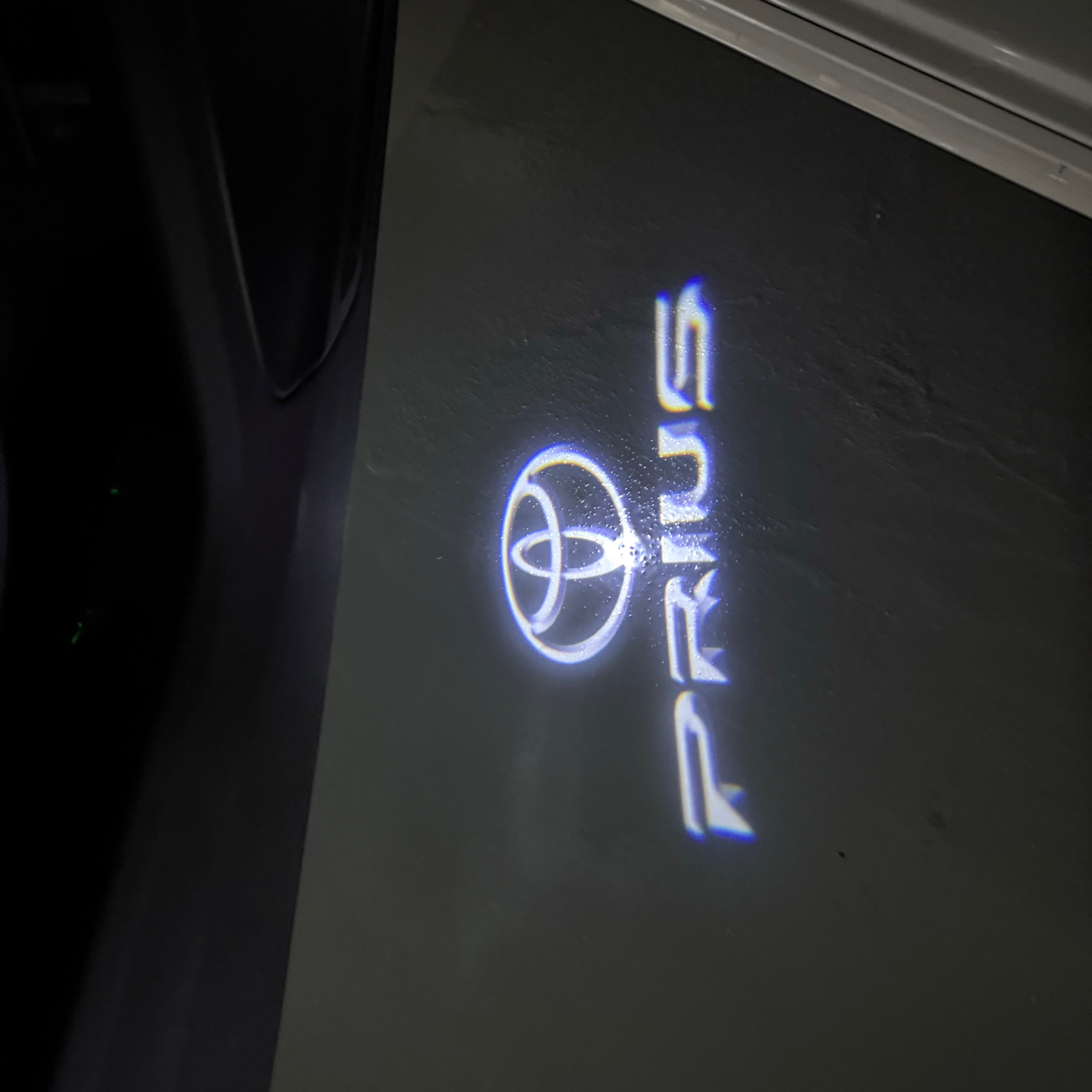 TOYOTA PRIUS  LOGO PROJECROTR LIGHTS  (quantity 1 = 1 sets/2 door lights) Nr.0G20