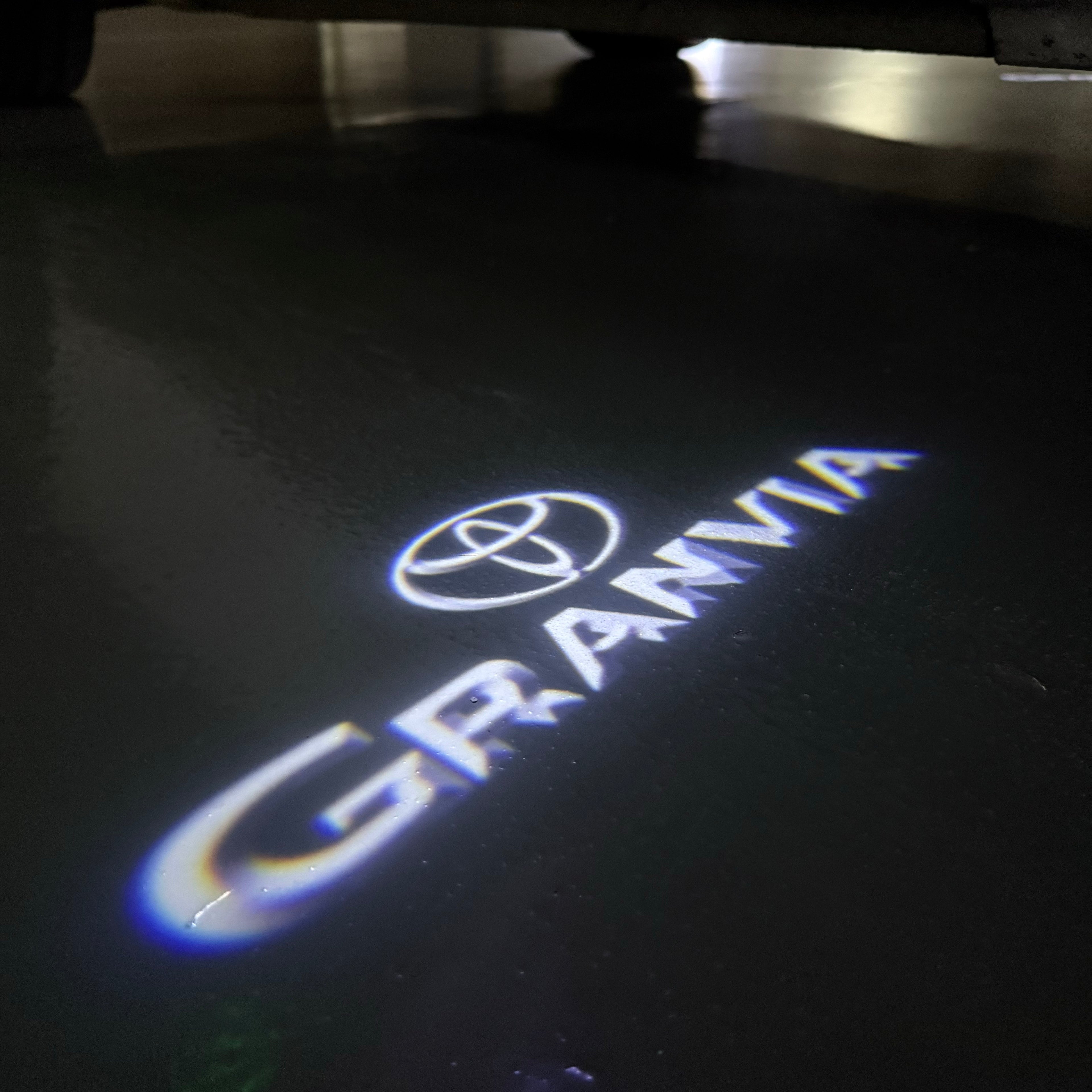 TOYOTA  GRANVIA  LOGO PROJECROTR LIGHTS  (quantity 1 = 1 sets/2 door lights) Nr.0GP354