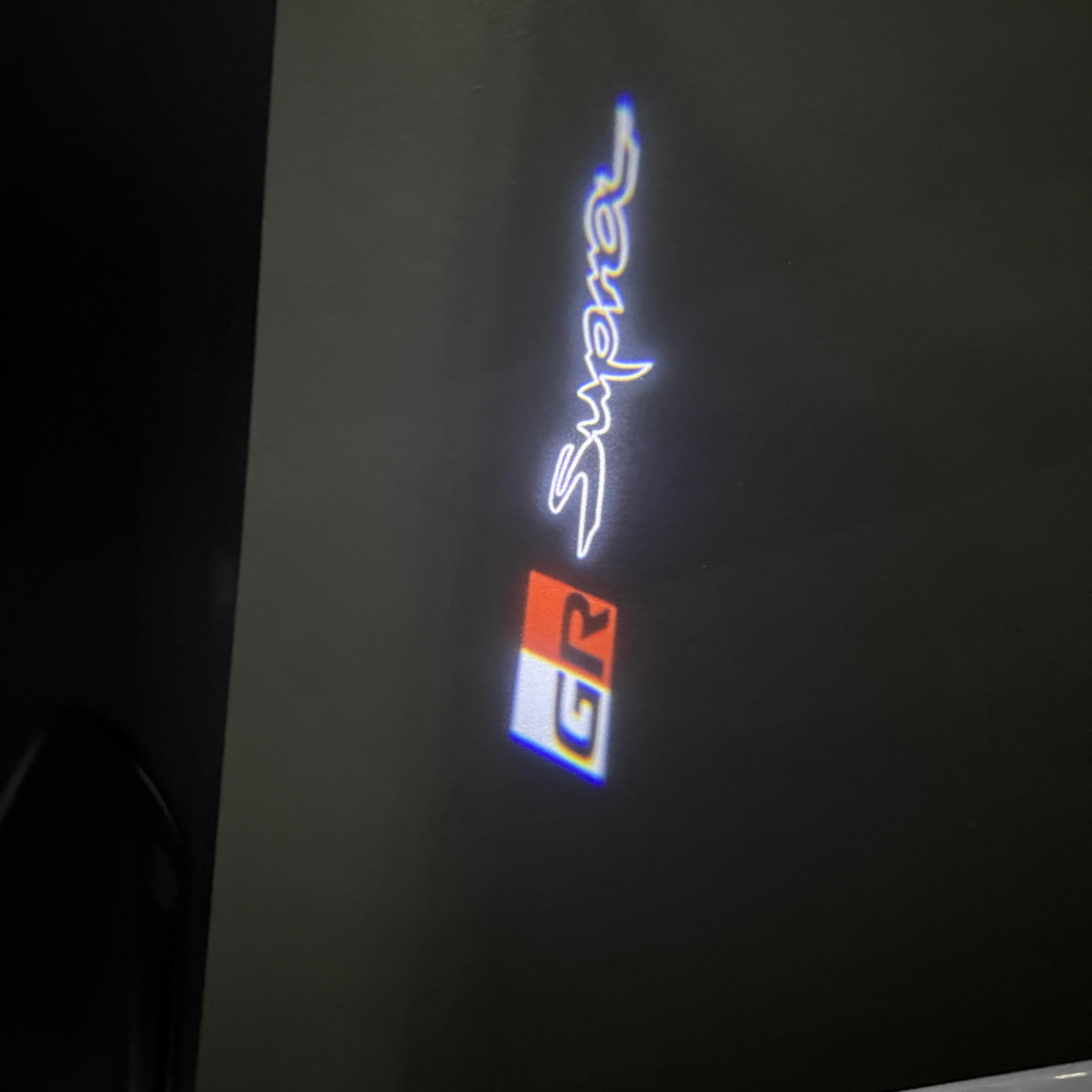 تويوتا LOGO PROJECROTR أضواء Nr.02 (كمية 1 = 1 مجموعات / 2 أضواء الباب)