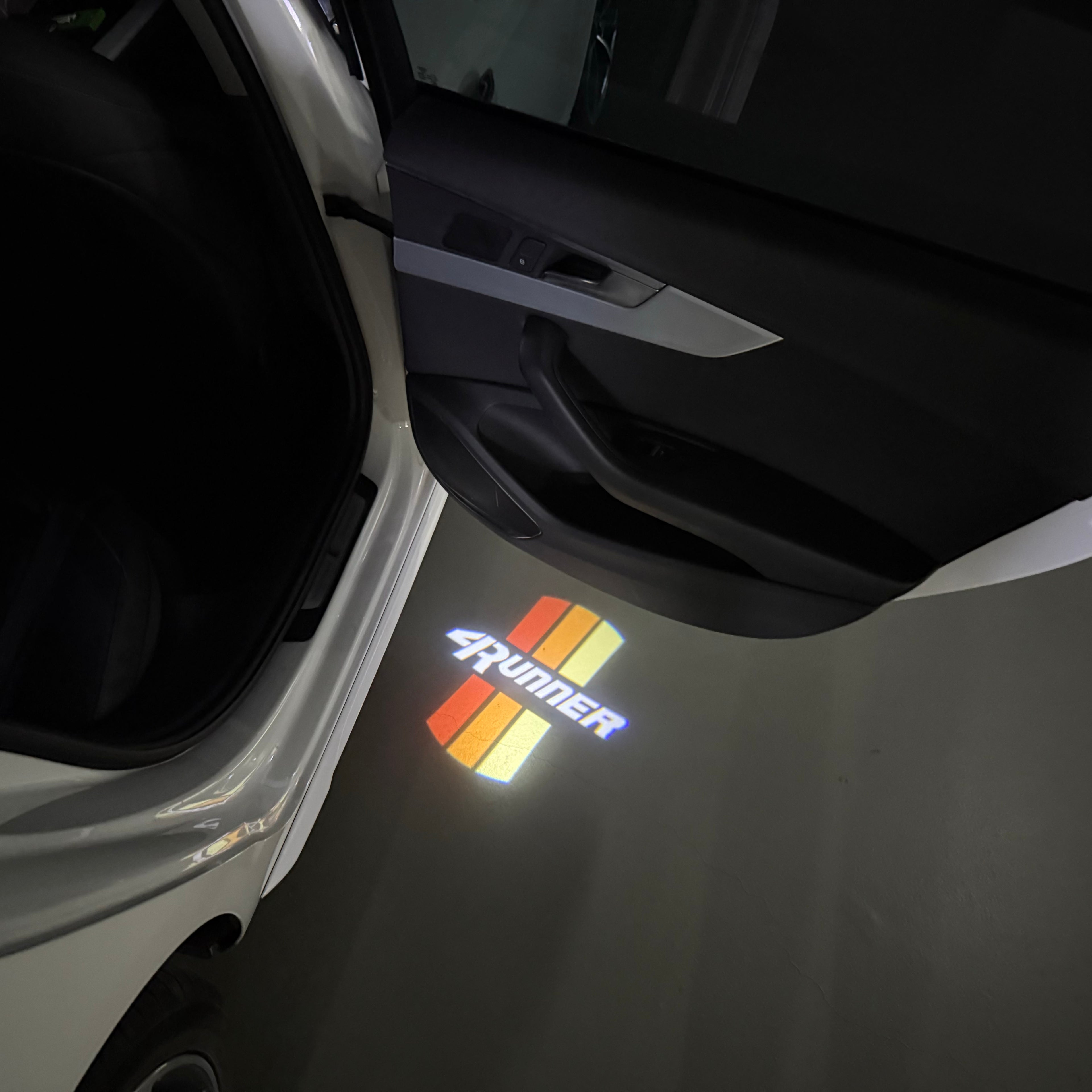 Toyota LOGO PROJECTOR LIGHTS Nr.02 (Anzahl 1 = 1 Sätze / 2 Türlichter)