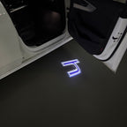 LEXUS LOGO PROJECTOR LIGHTS Nr.01 (الكمية 1 = 1 مجموعة / 2 أضواء باب)
