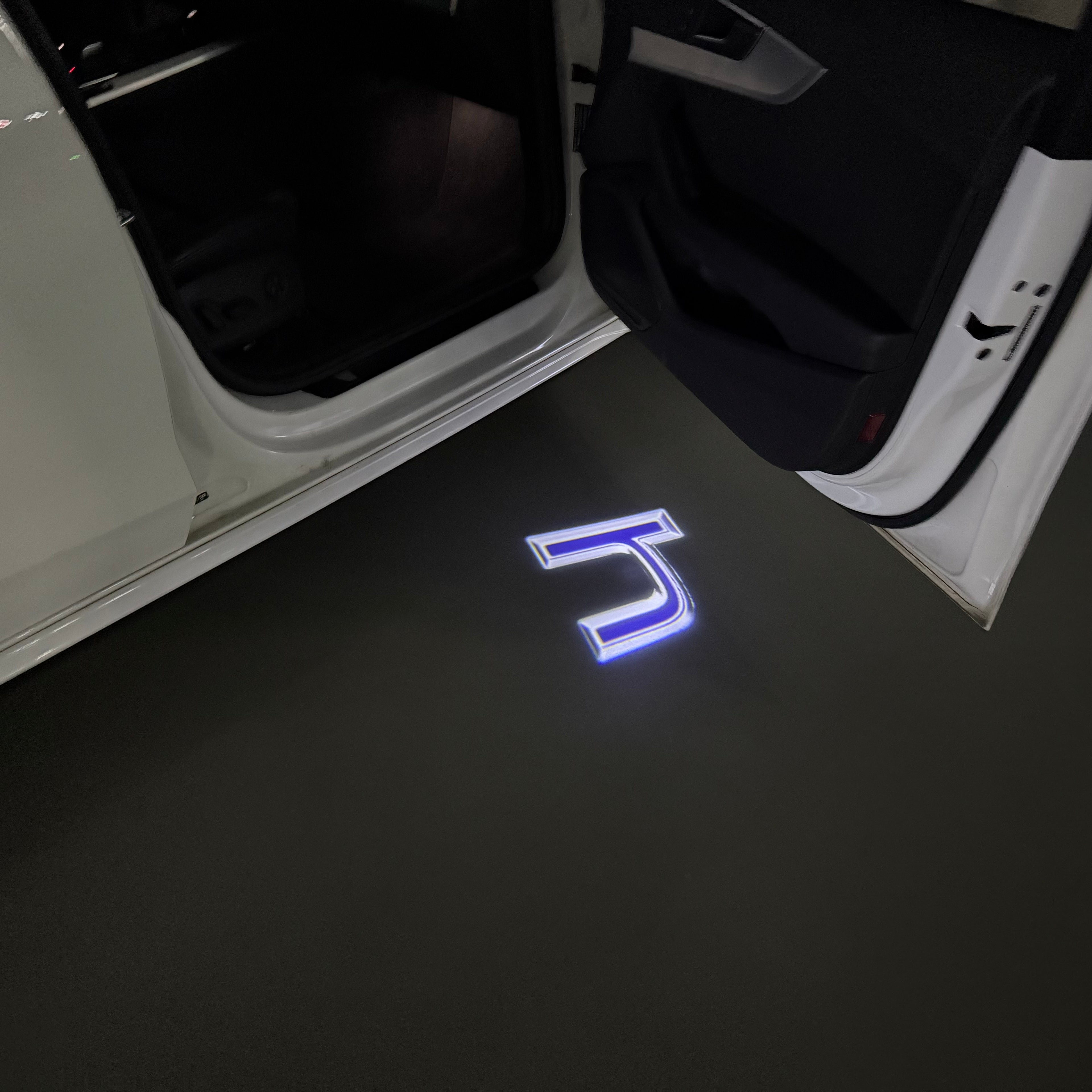 LEXUS LOGO PROJECTOR LIGHTS Nr.01 (الكمية 1 = 1 مجموعة / 2 أضواء باب)