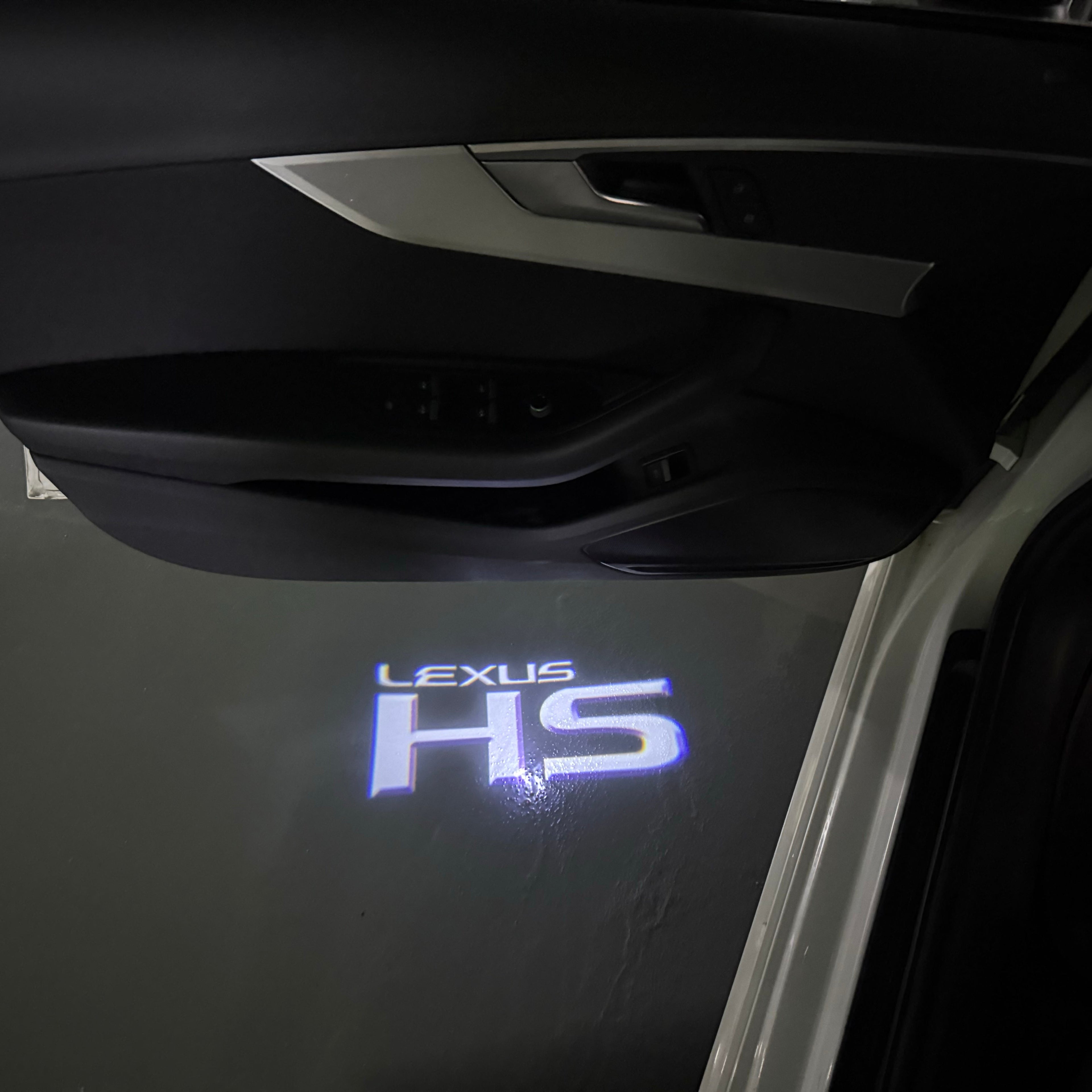 LEXUS LOGO PROJECROTR LIGHTS Nr.01 (Menge 1 = 1 Sets/2 Türleuchten)
