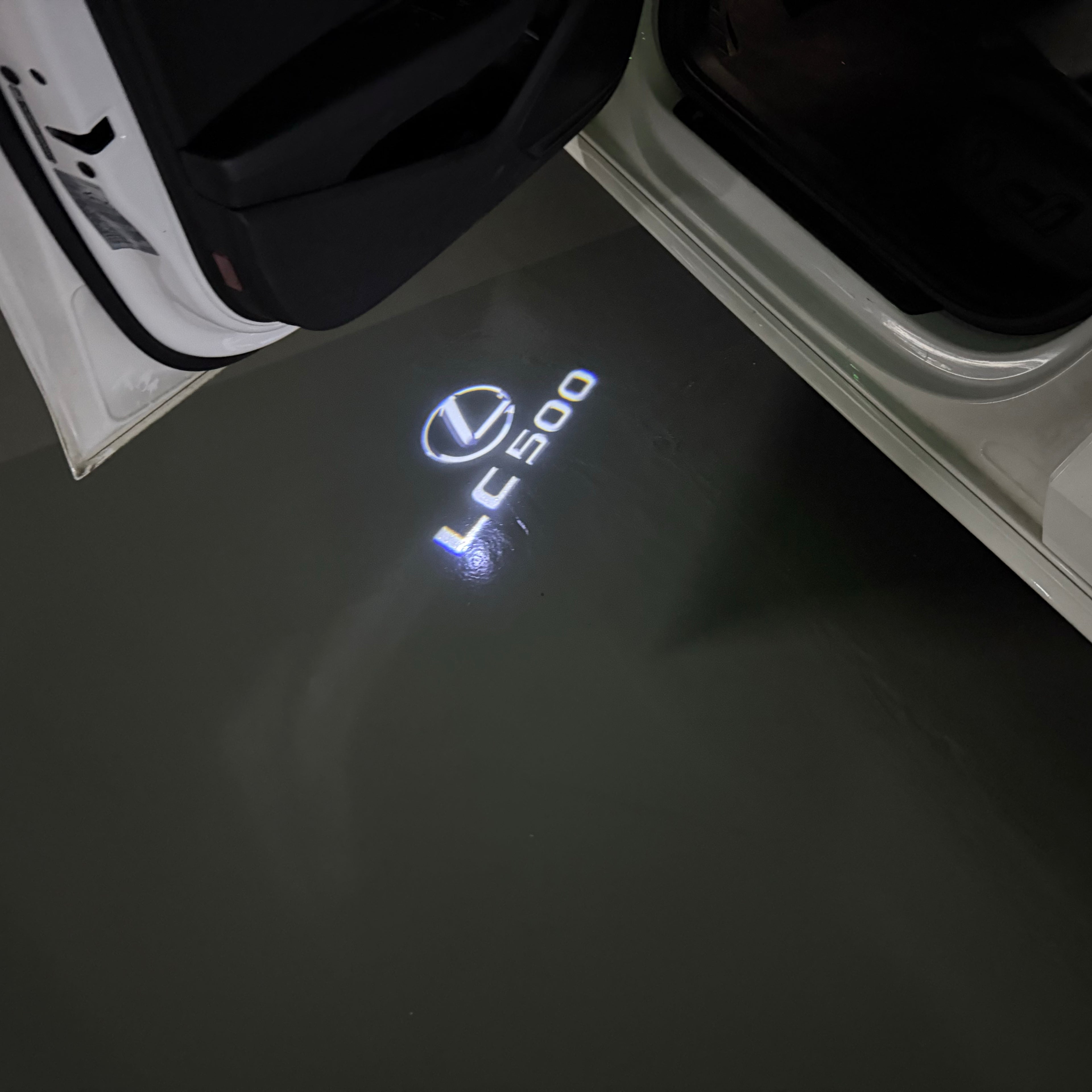 LEXUS LOGO PROJECROTR LIGHTS Nr.01 (Menge 1 = 1 Sets/2 Türleuchten)
