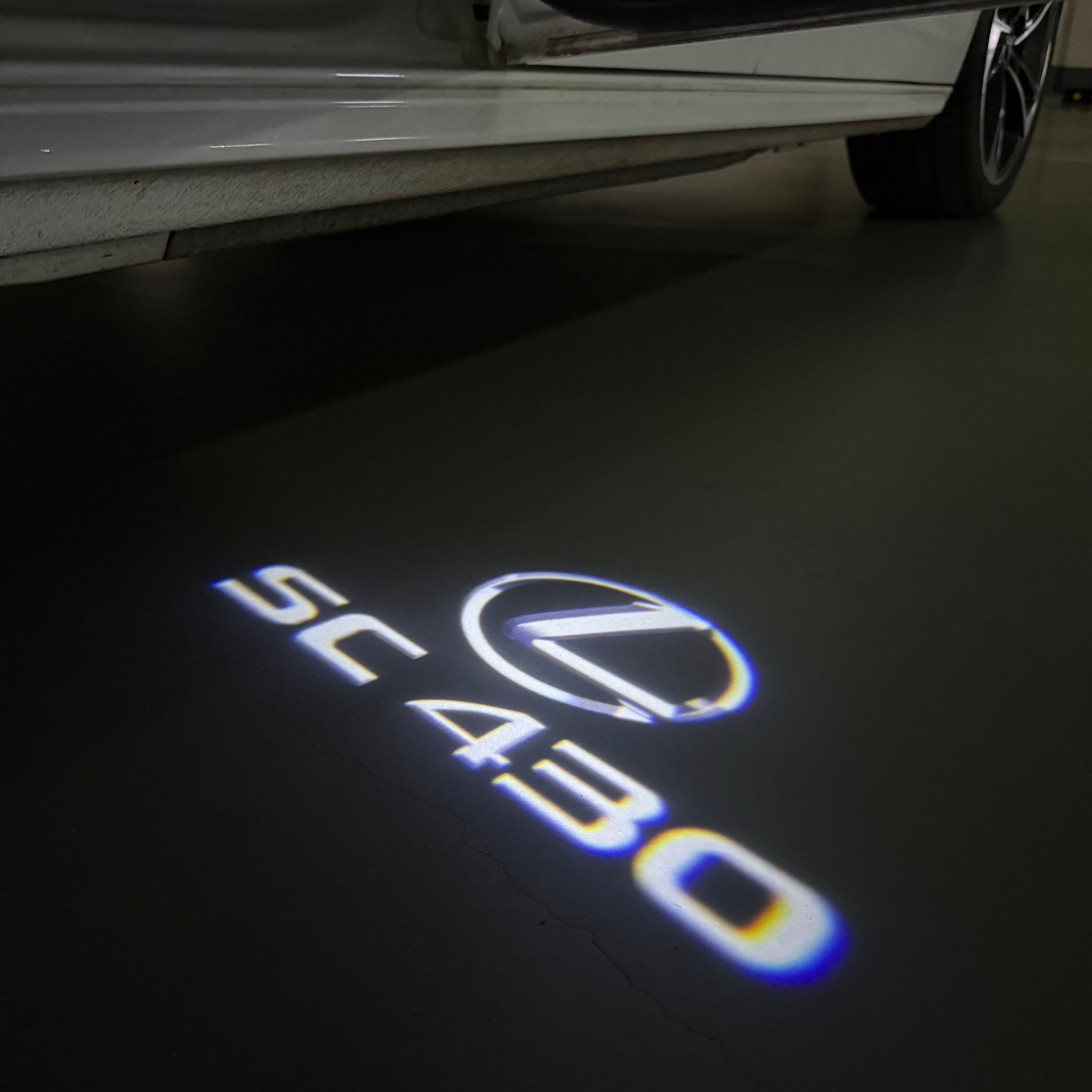 LEXUS  SC 430 LOGO PROJECROTR LIGHTS (quantity 1 = 1 sets/2 door lights)Nr.01a7