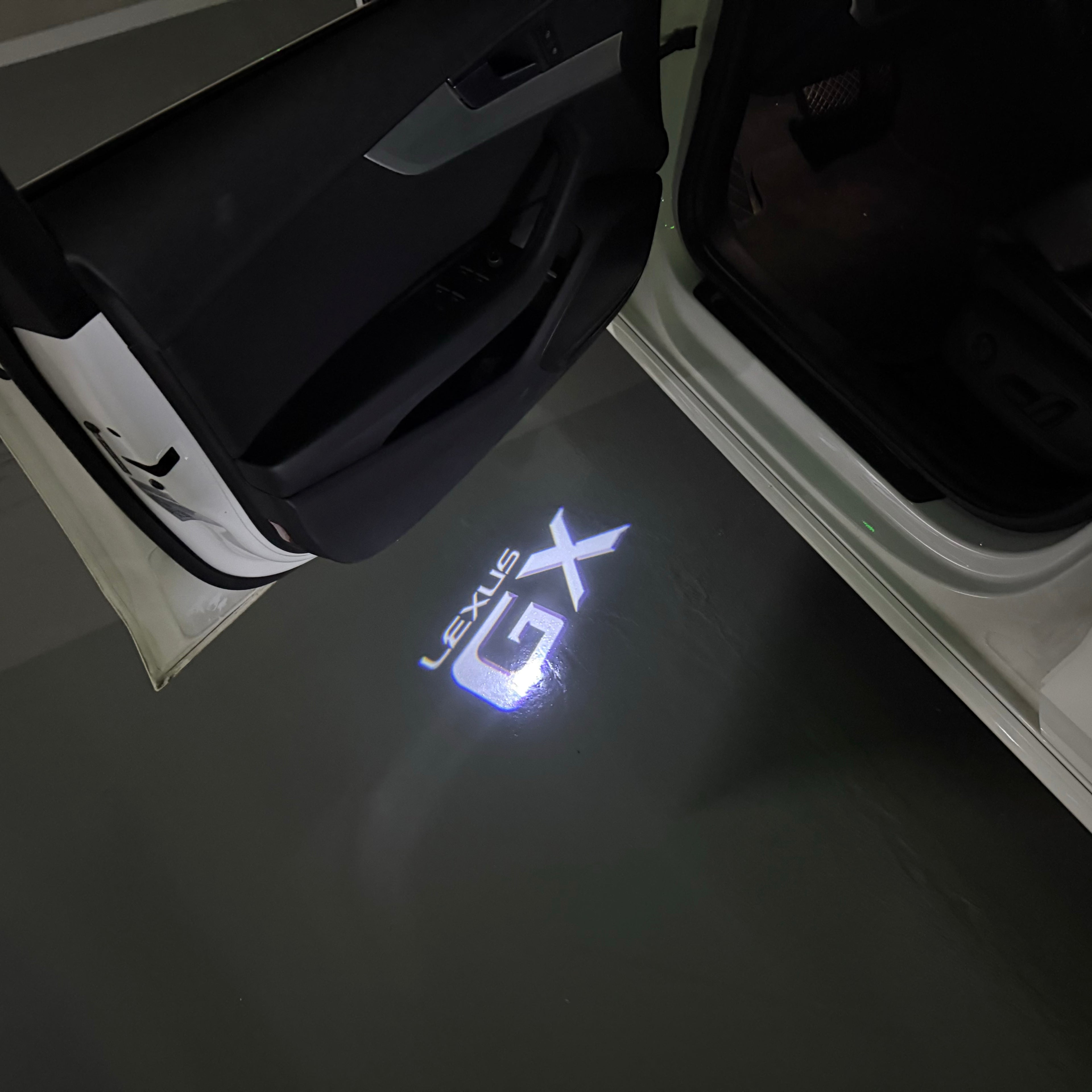 LEXUS GX  LOGO PROJECROTR LIGHTS (quantity 1 = 1 sets/2 door lights)Nr.01a67