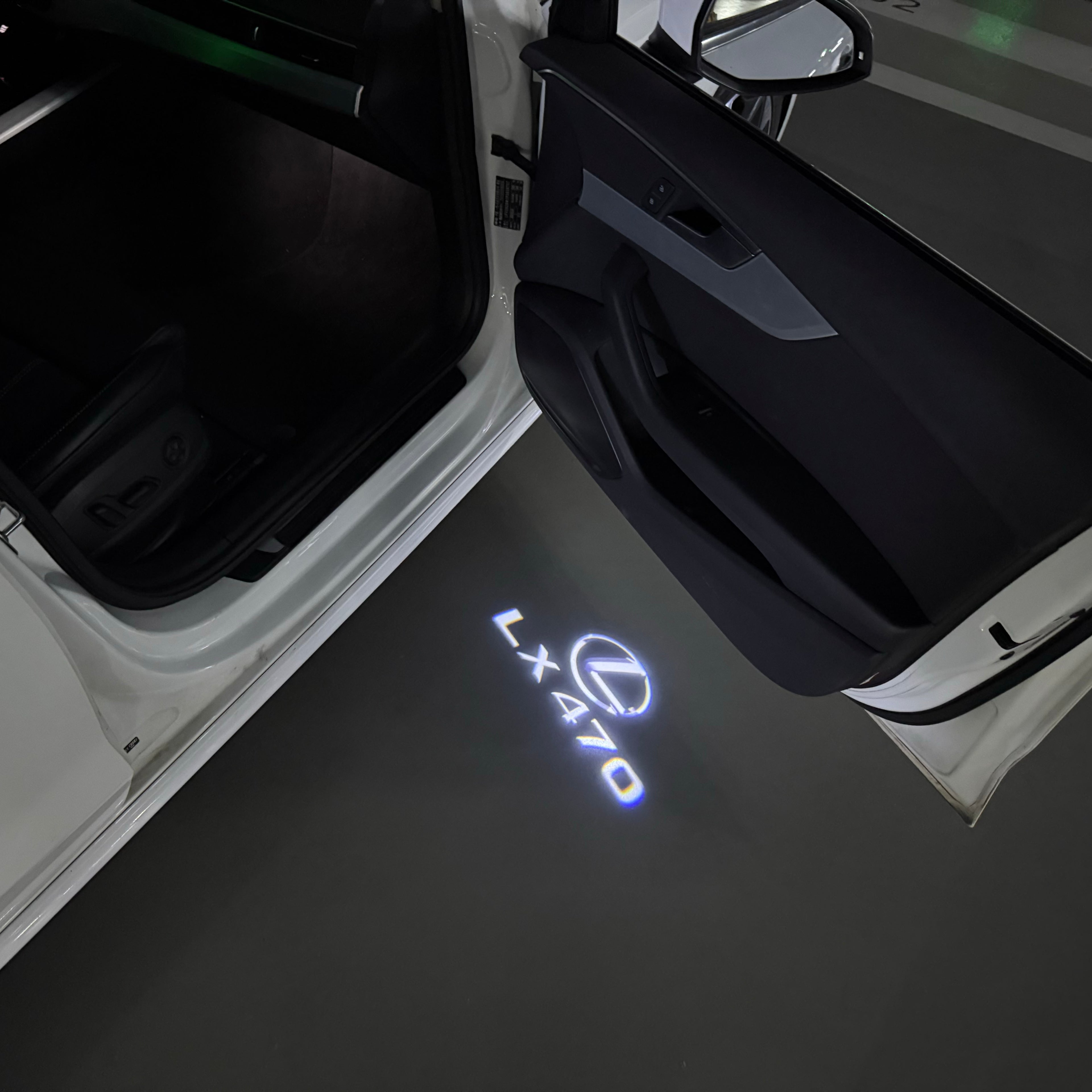 LEXUS  LX 470 LOGO PROJECROTR LIGHTS (quantity 1 = 1 sets/2 door lights)Nr.01a33