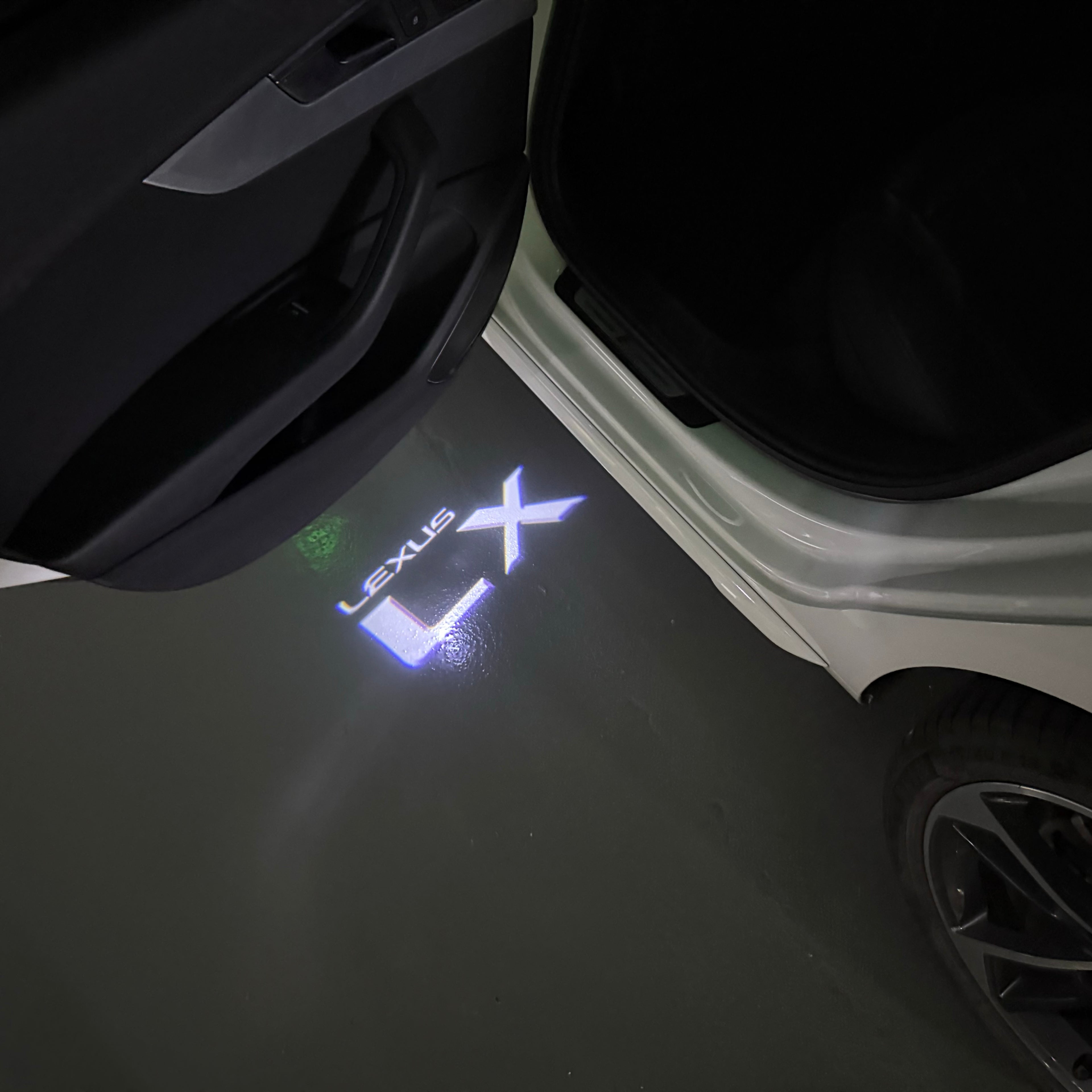 LEXUS  LX  LOGO PROJECROTR LIGHTS (quantity 1 = 1 sets/2 door lights)Nr.01a30
