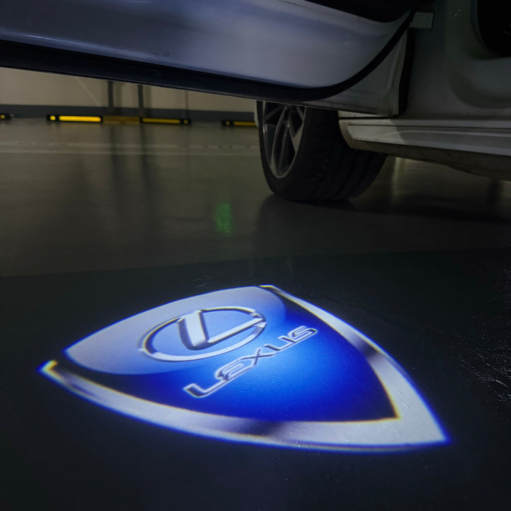 LEXUS LOGO PROJECTOR LIGHTS Nr.01 (الكمية 1 = 1 مجموعة / 2 أضواء باب)