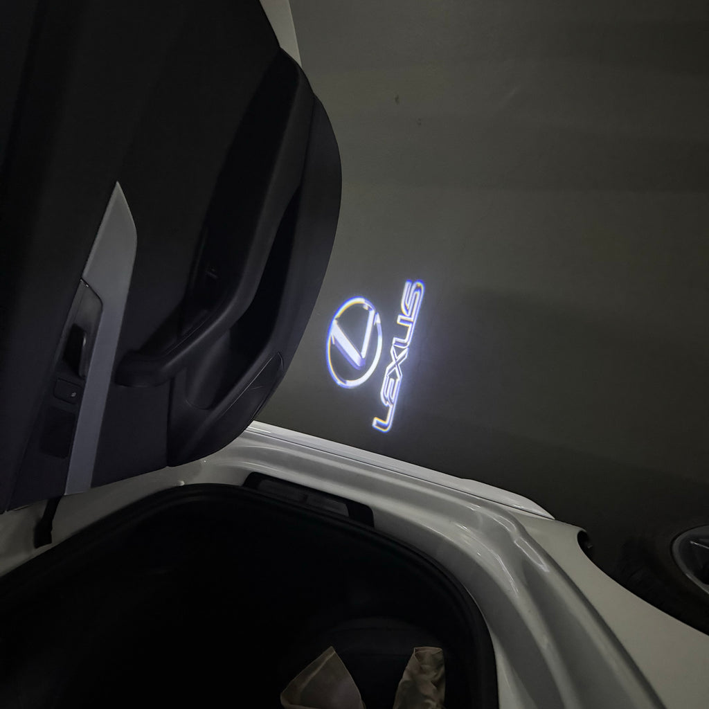 LEXUS LOGO PROJECTOR LIGHTS Nr.01 (الكمية 1 = 1 مجموعة / 2 أضواء باب)
