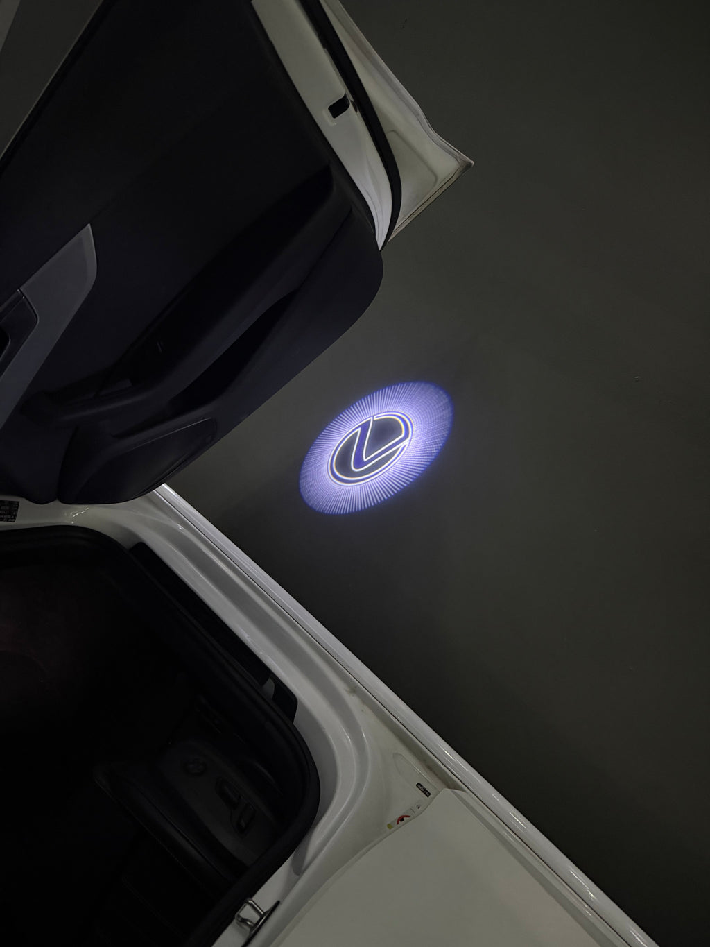 LEXUS LOGO PROJECROTR LIGHTS Nr.01 (quantité 1 = 1 ensemble/2 feux de porte)