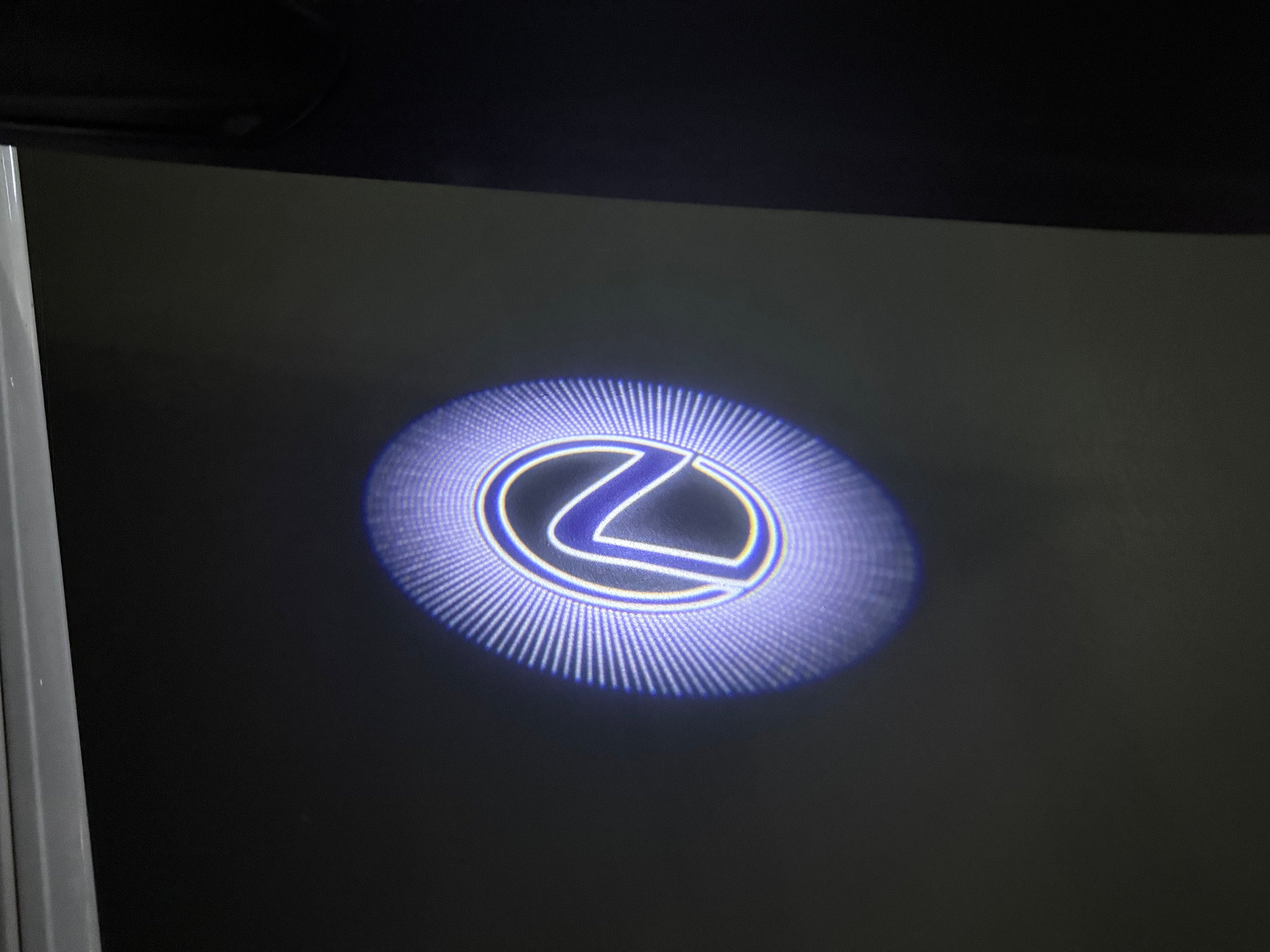 LEXUS LOGO PROJECROTR LIGHTS Nr.01 (quantité 1 = 1 ensemble/2 feux de porte)