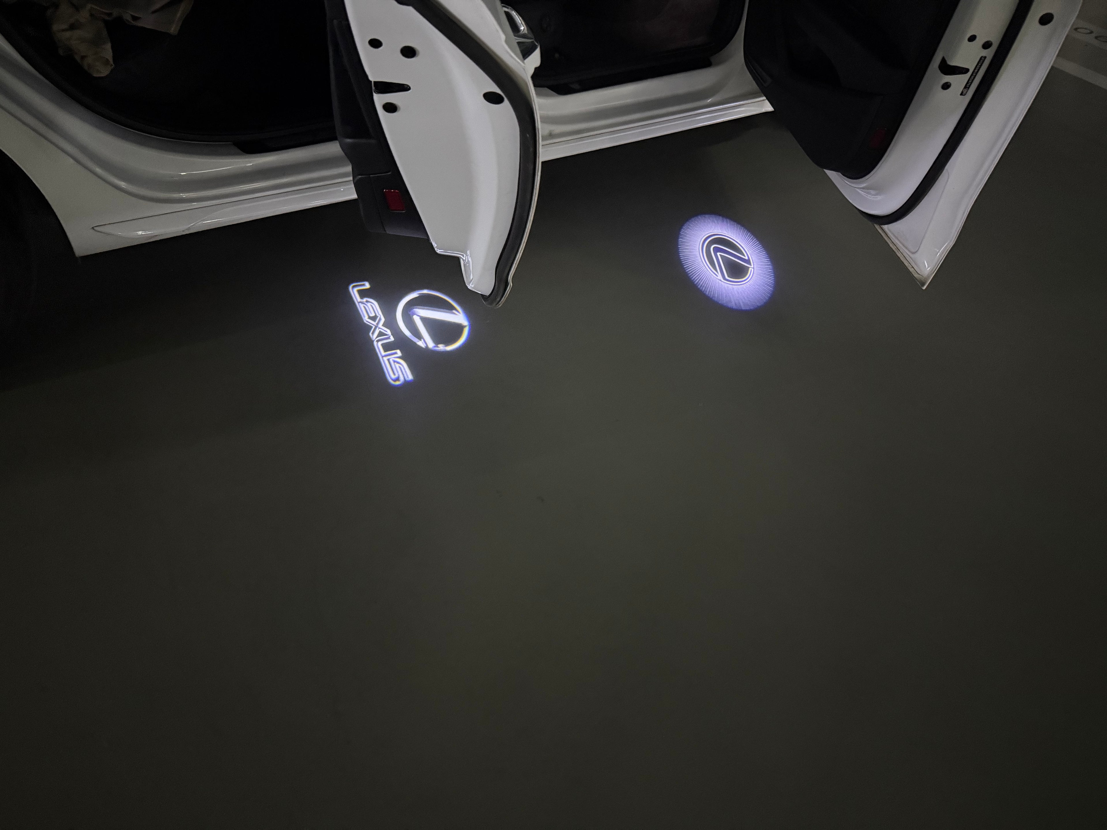 LEXUS LOGO PROJECROTR LIGHTS Nr.01 (quantité 1 = 1 ensemble/2 feux de porte)