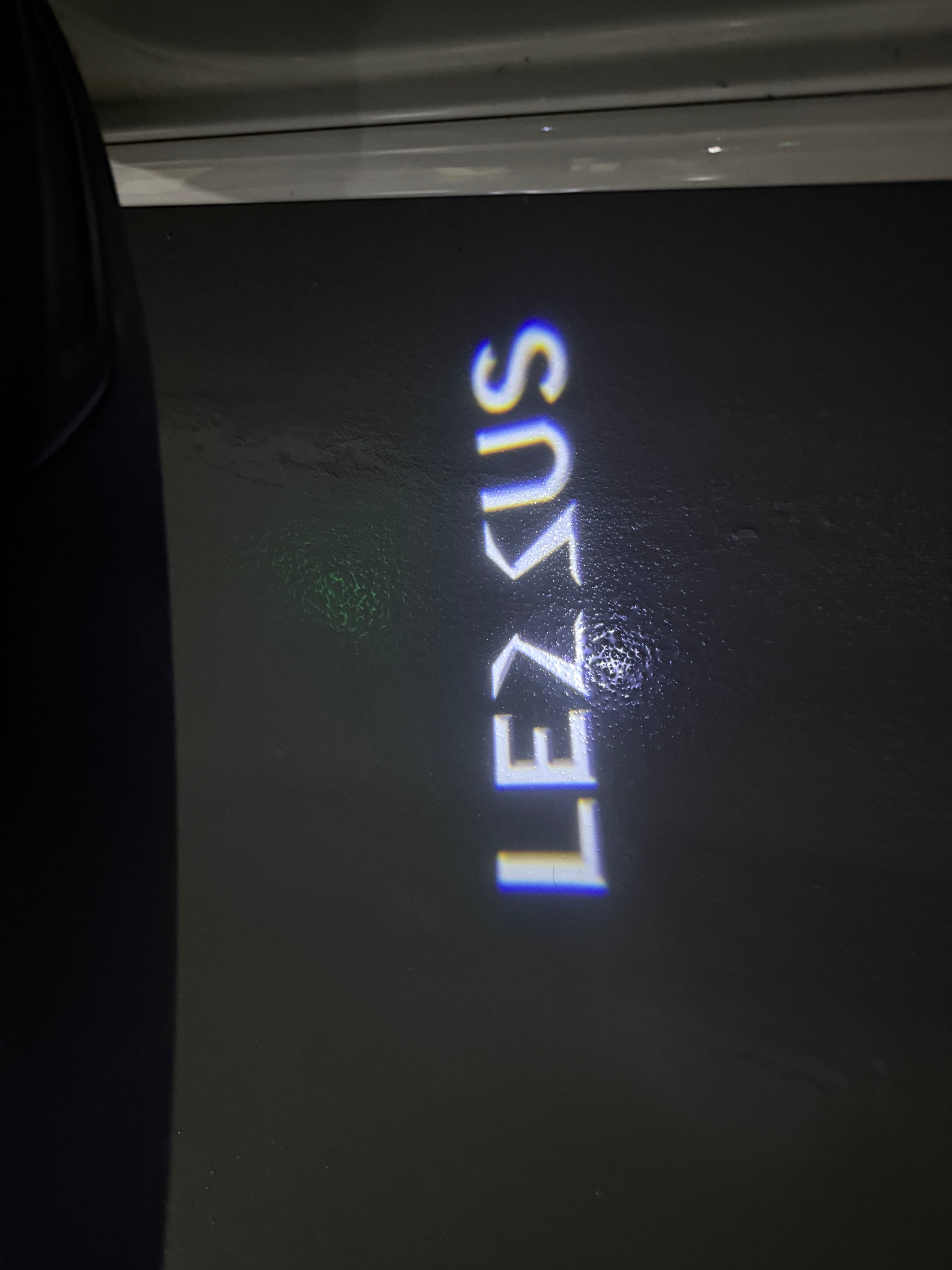 LEXUS LOGO PROJECROTR LIGHTS Nr.01 (Menge 1 = 1 Sets/2 Türleuchten)