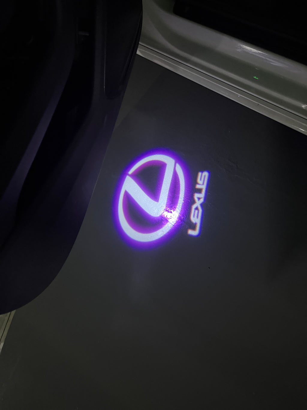 LEXUS LOGO PROJECROTR LIGHTS Nr.01 (Menge 1 = 1 Sets/2 Türleuchten)