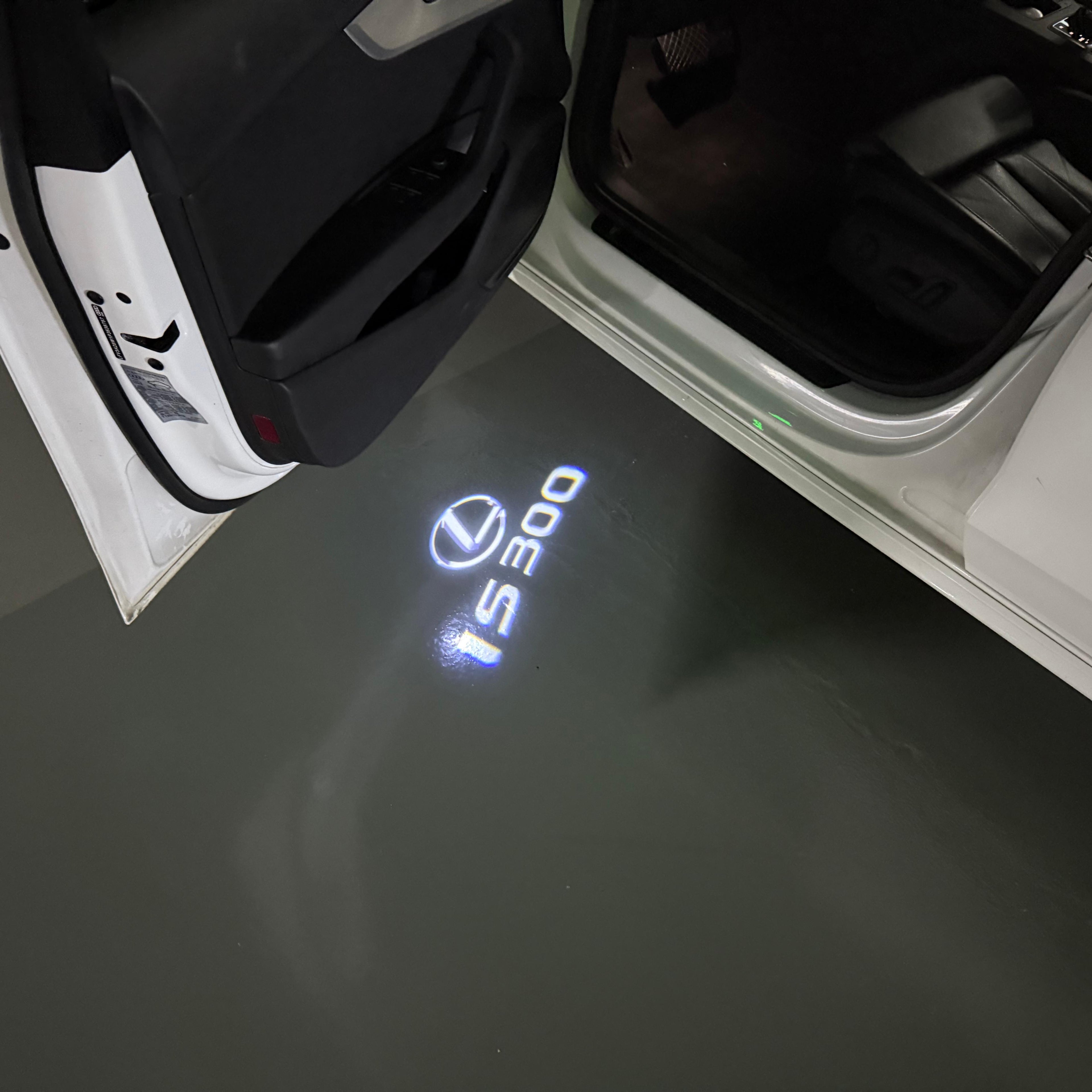 LEXUS LOGO PROJECROTR LIGHTS Nr.01 (Menge 1 = 1 Sets/2 Türleuchten)