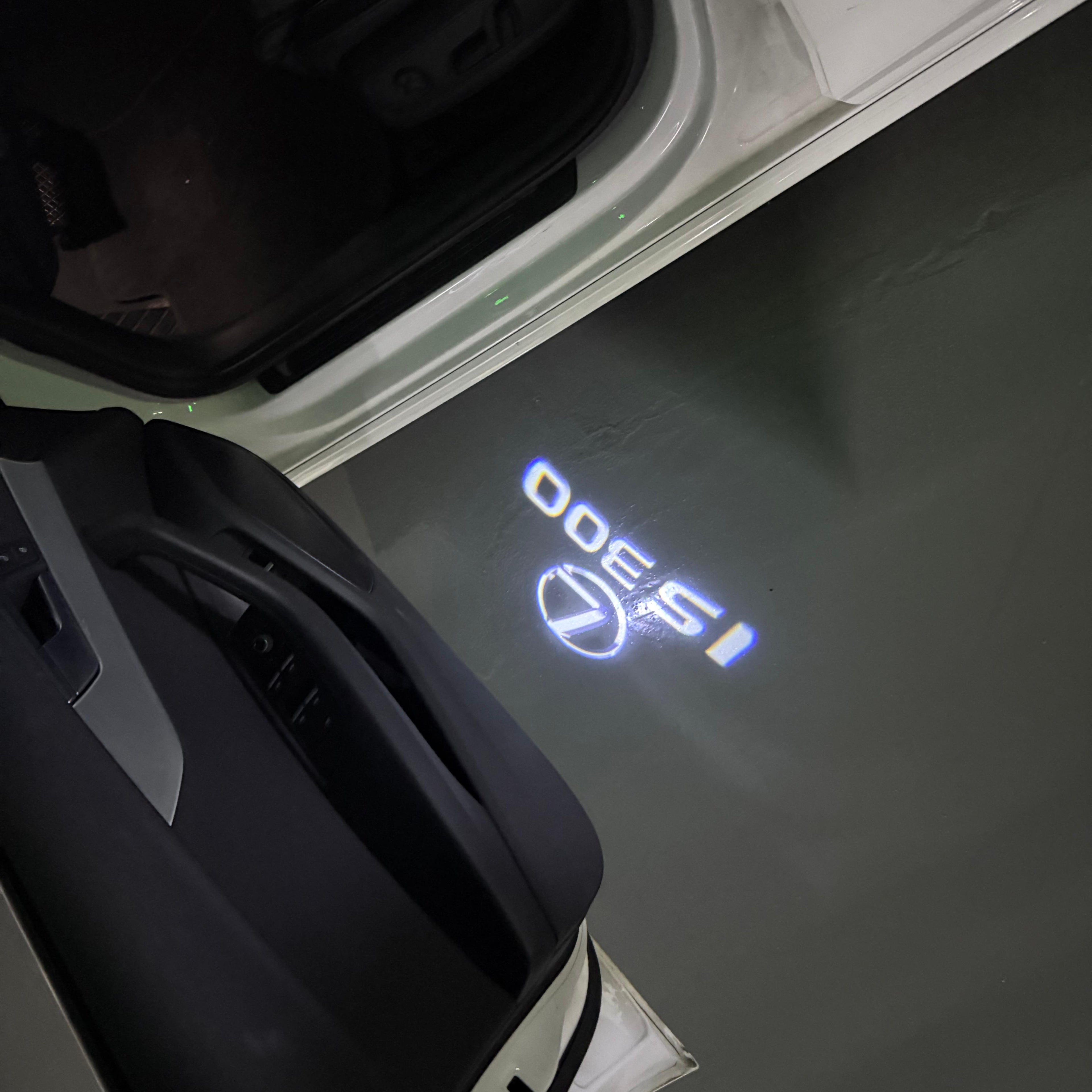LEXUS LOGO PROJECROTR LIGHTS Nr.01 (Menge 1 = 1 Sets/2 Türleuchten)