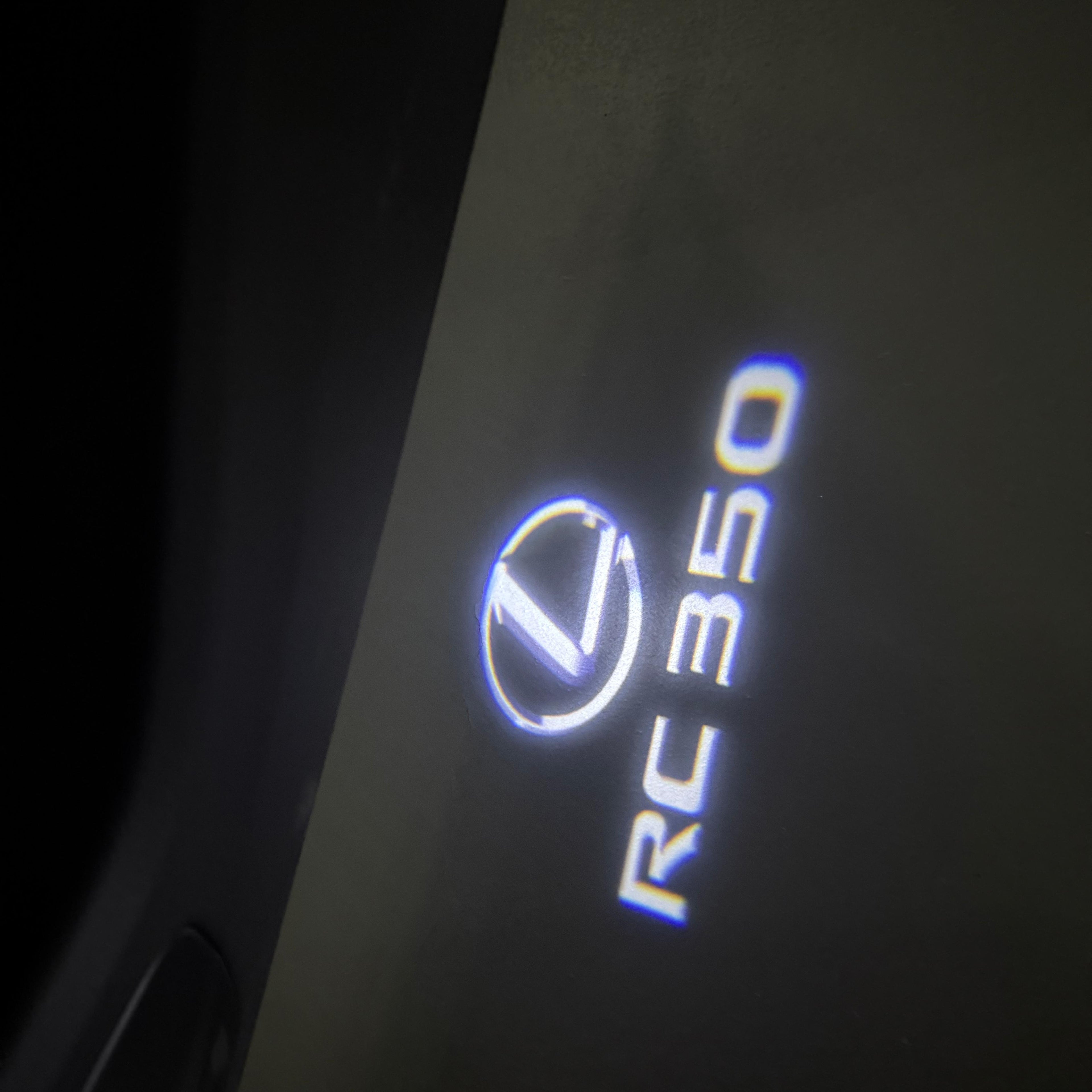 LEXUS  RC 350 LOGO PROJECROTR LIGHTS (quantity 1 = 1 sets/2 door lights)Nr.01a16