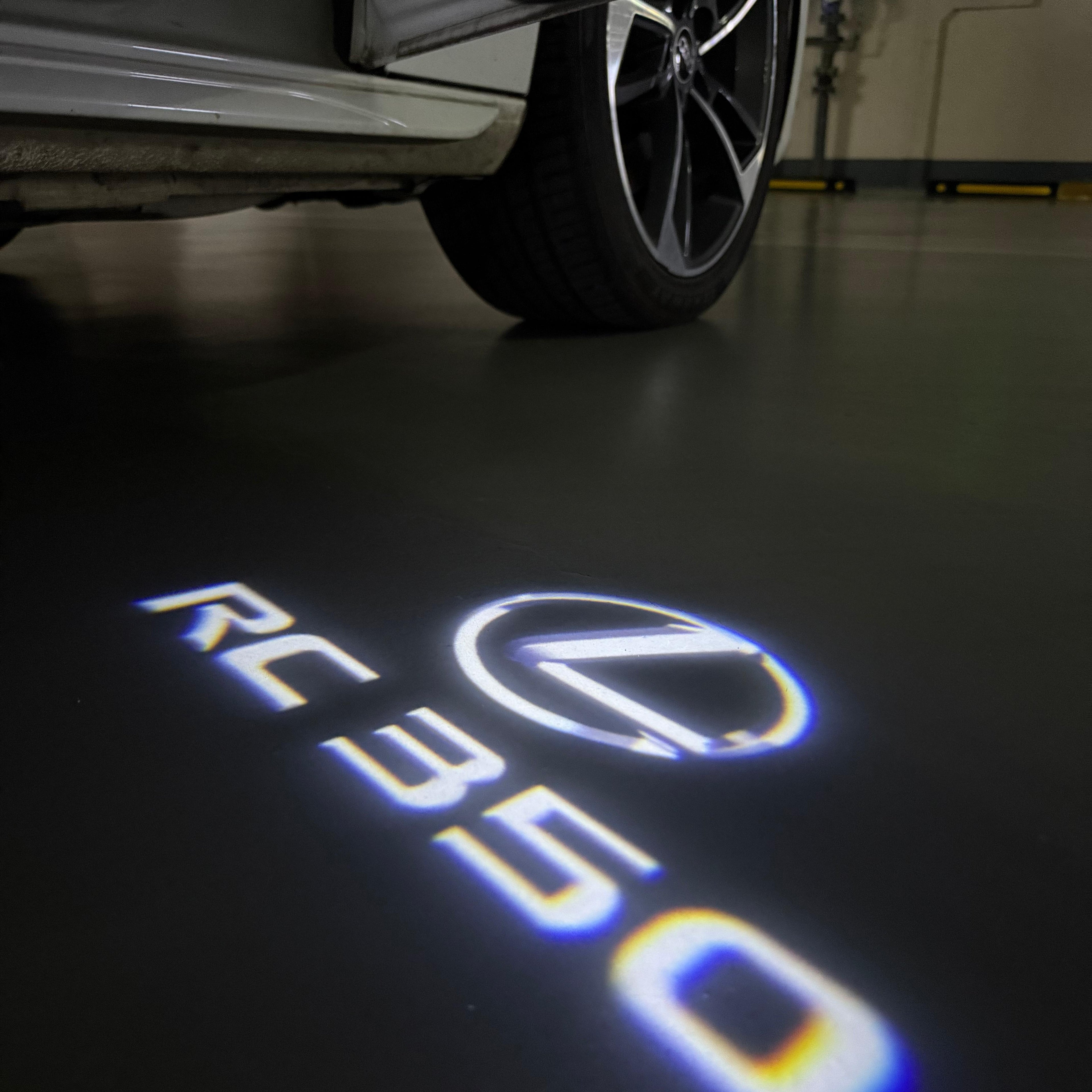 LEXUS  RC 350 LOGO PROJECROTR LIGHTS (quantity 1 = 1 sets/2 door lights)Nr.01a16