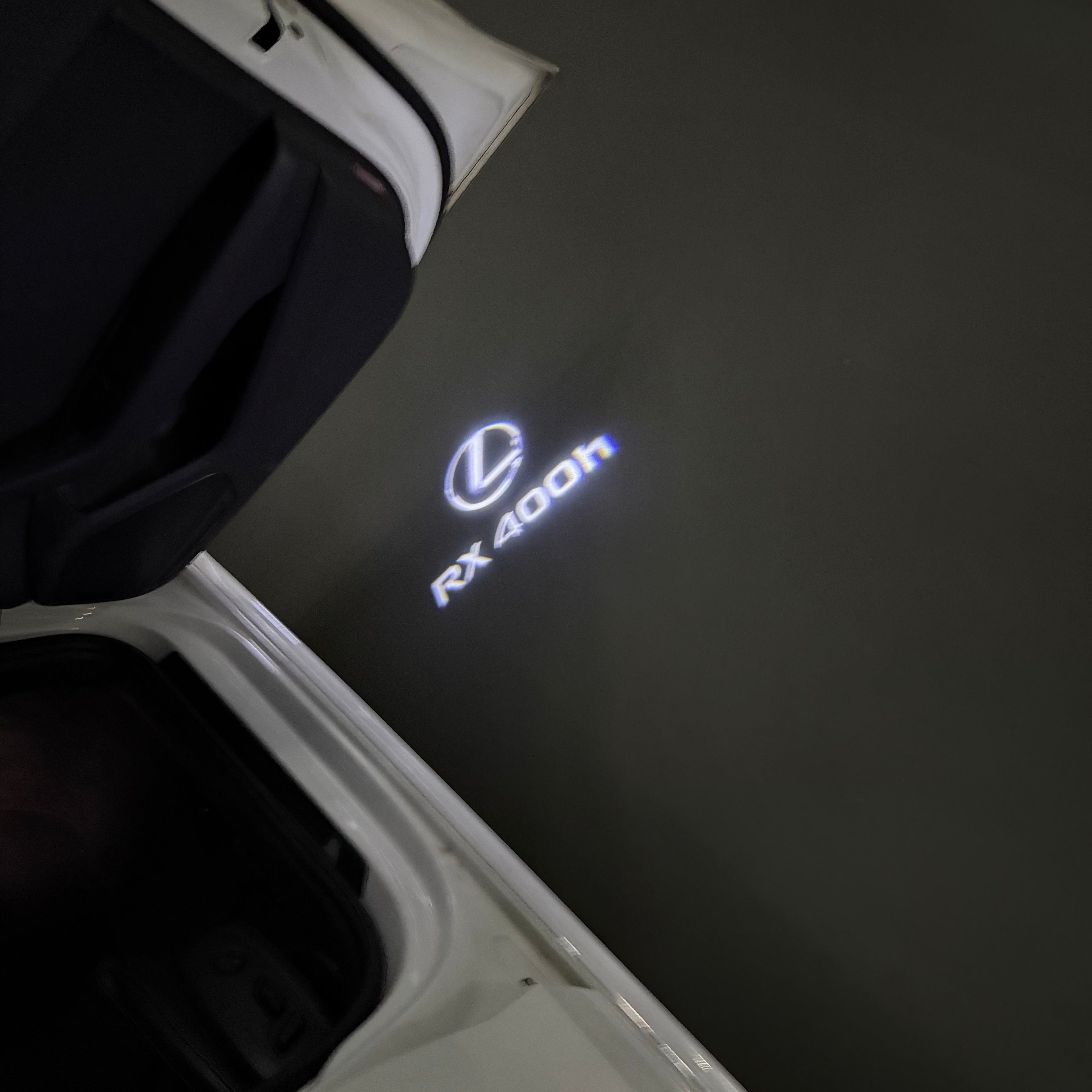 LEXUS  RX 400h LOGO PROJECROTR LIGHTS (quantity 1 = 1 sets/2 door lights)Nr.01a12