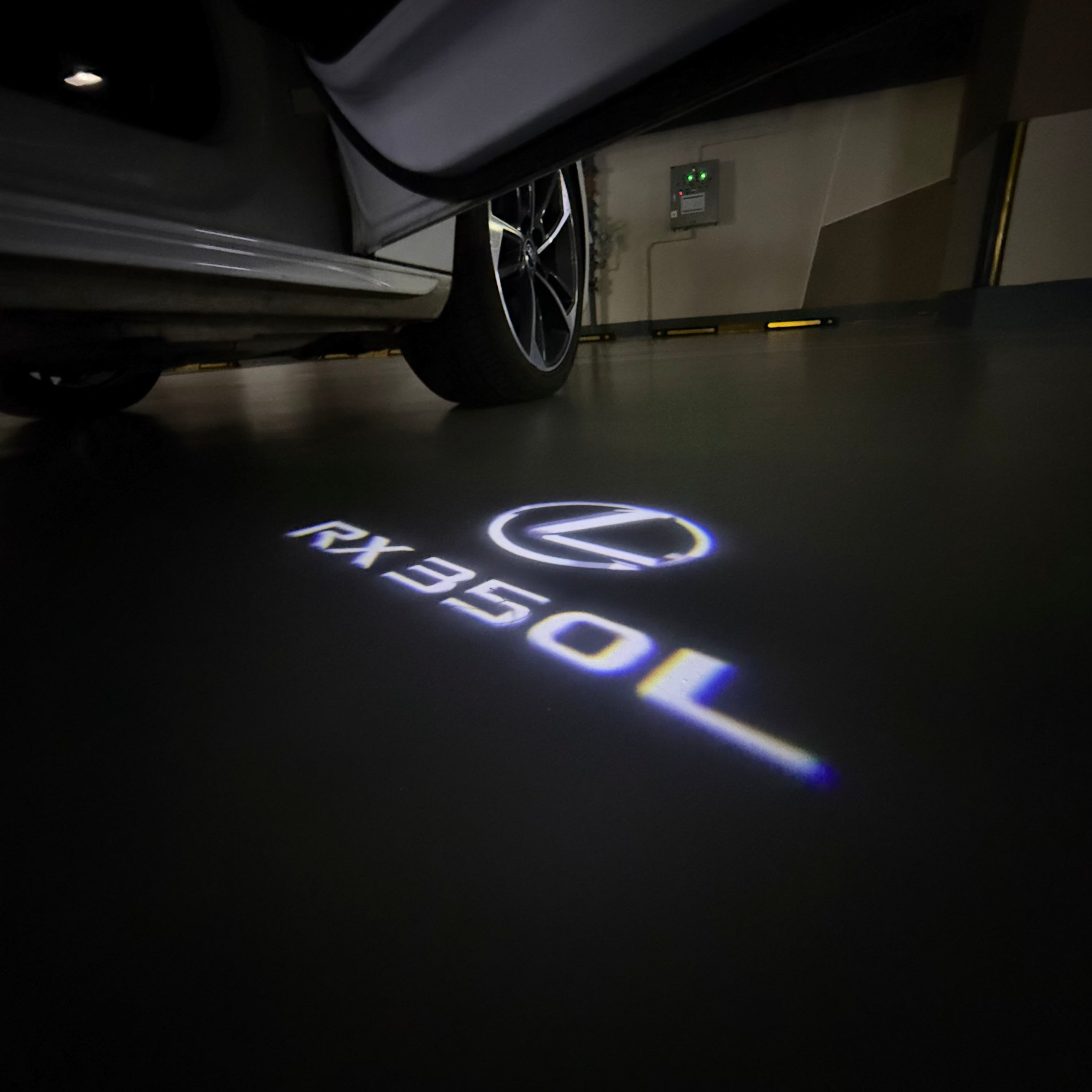LEXUS  RX 350L LOGO PROJECROTR LIGHTS (quantity 1 = 1 sets/2 door lights)Nr.01a10